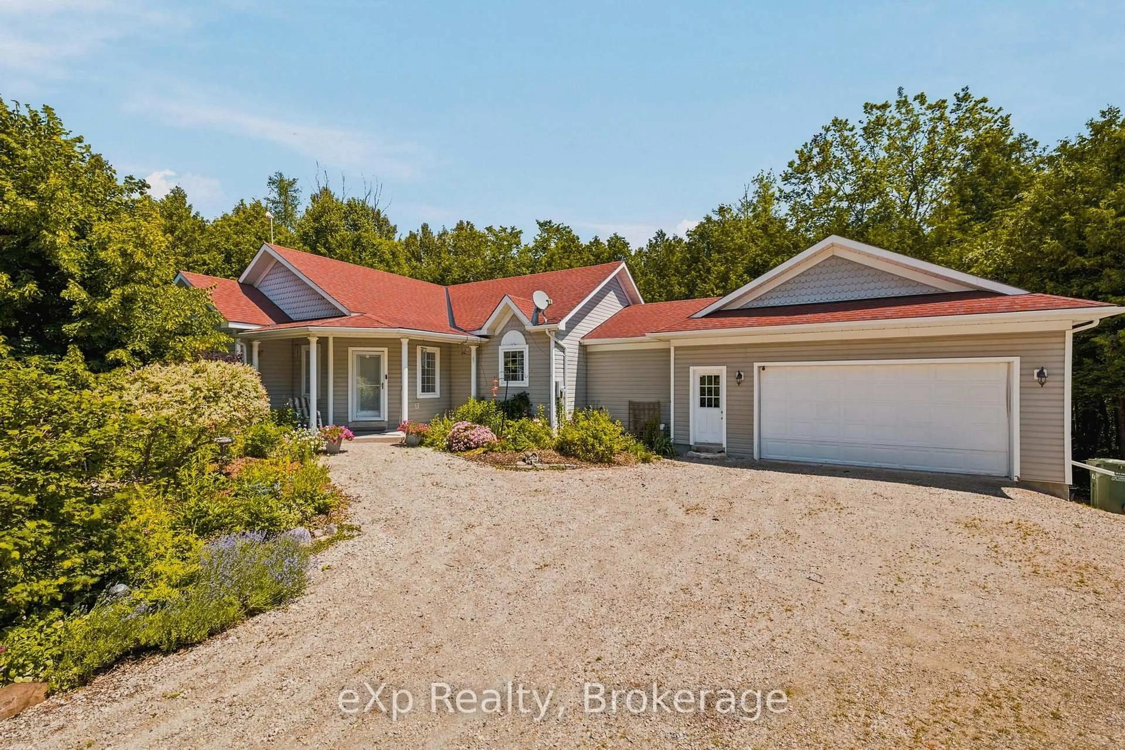 A pic from outside/outdoor area/front of a property/back of a property/a pic from drone, unknown for 212629 Southgate 21 Sdrd, Southgate Ontario N0C 1B0
