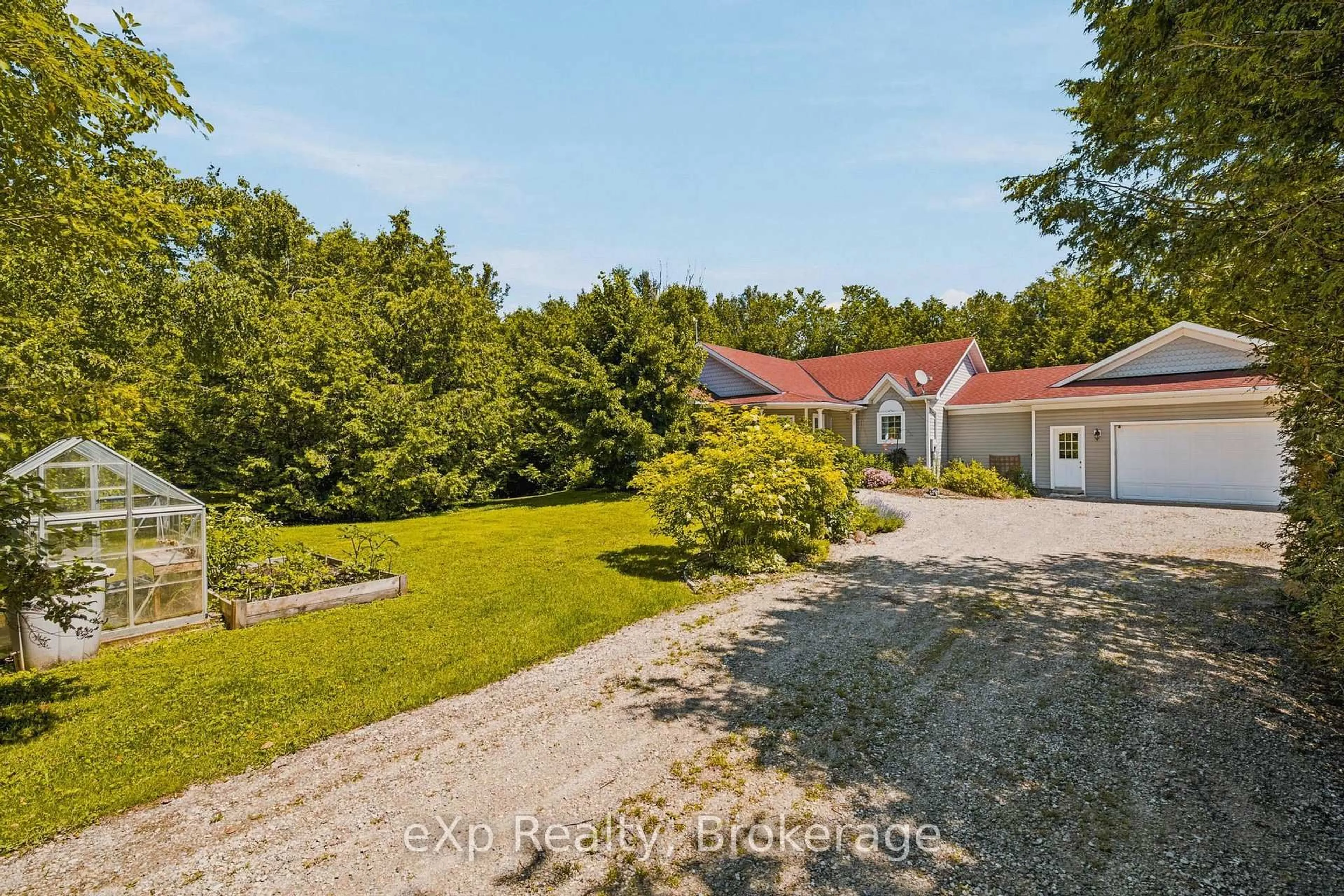 A pic from outside/outdoor area/front of a property/back of a property/a pic from drone, unknown for 212629 Southgate 21 Sdrd, Southgate Ontario N0C 1B0