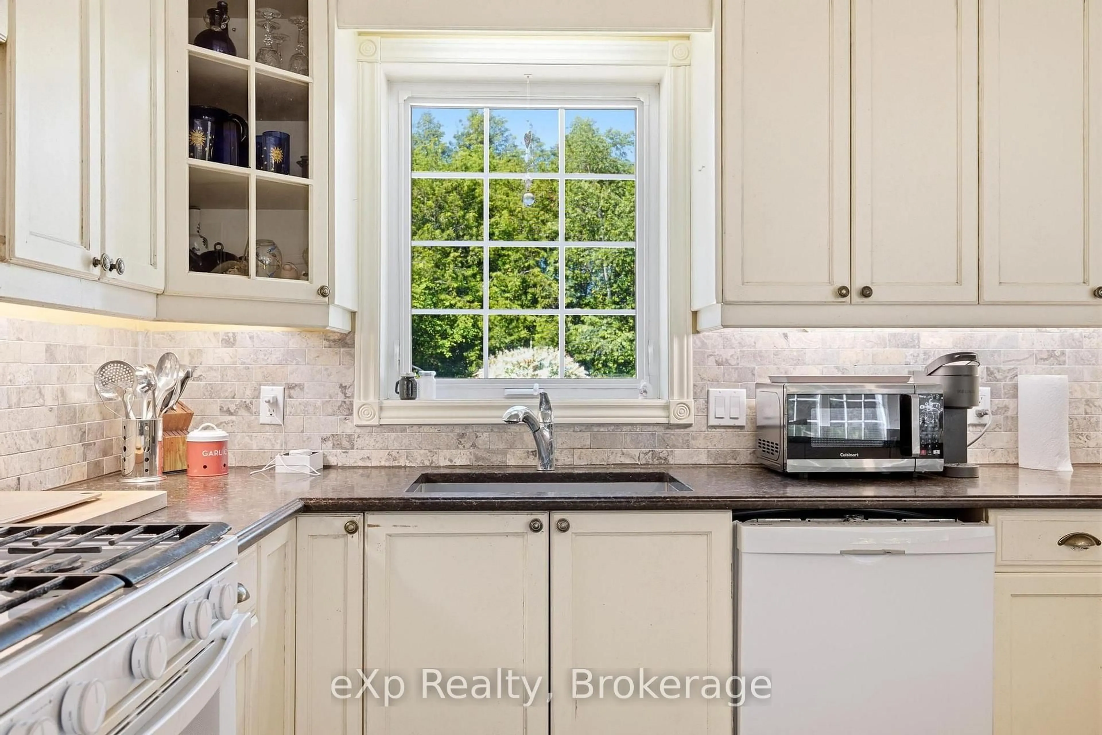 Contemporary kitchen, ceramic/tile floor for 212629 Southgate 21 Sdrd, Southgate Ontario N0C 1B0