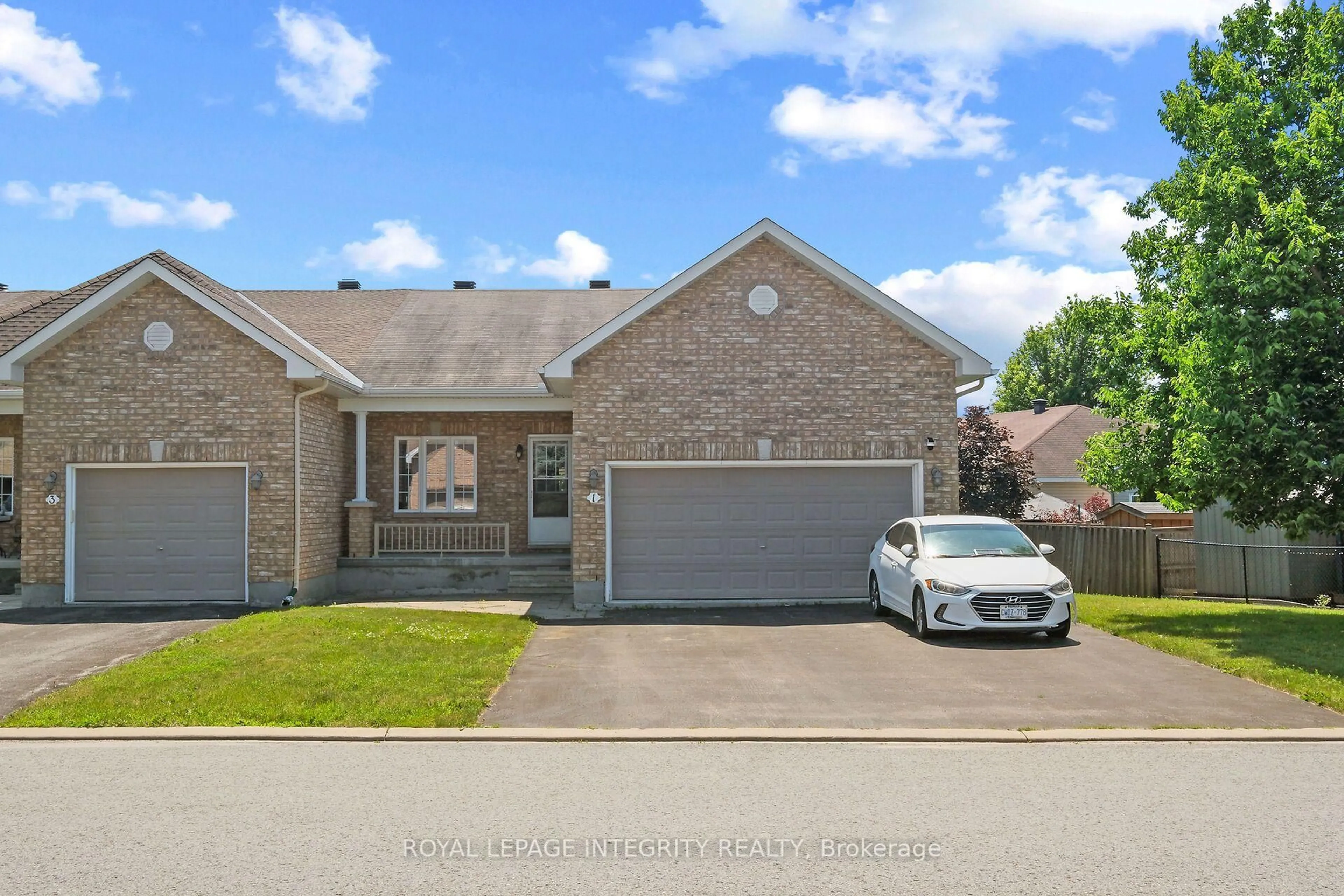 Unknown for 1 Moe Robillard St, Arnprior Ontario K7S 0C2