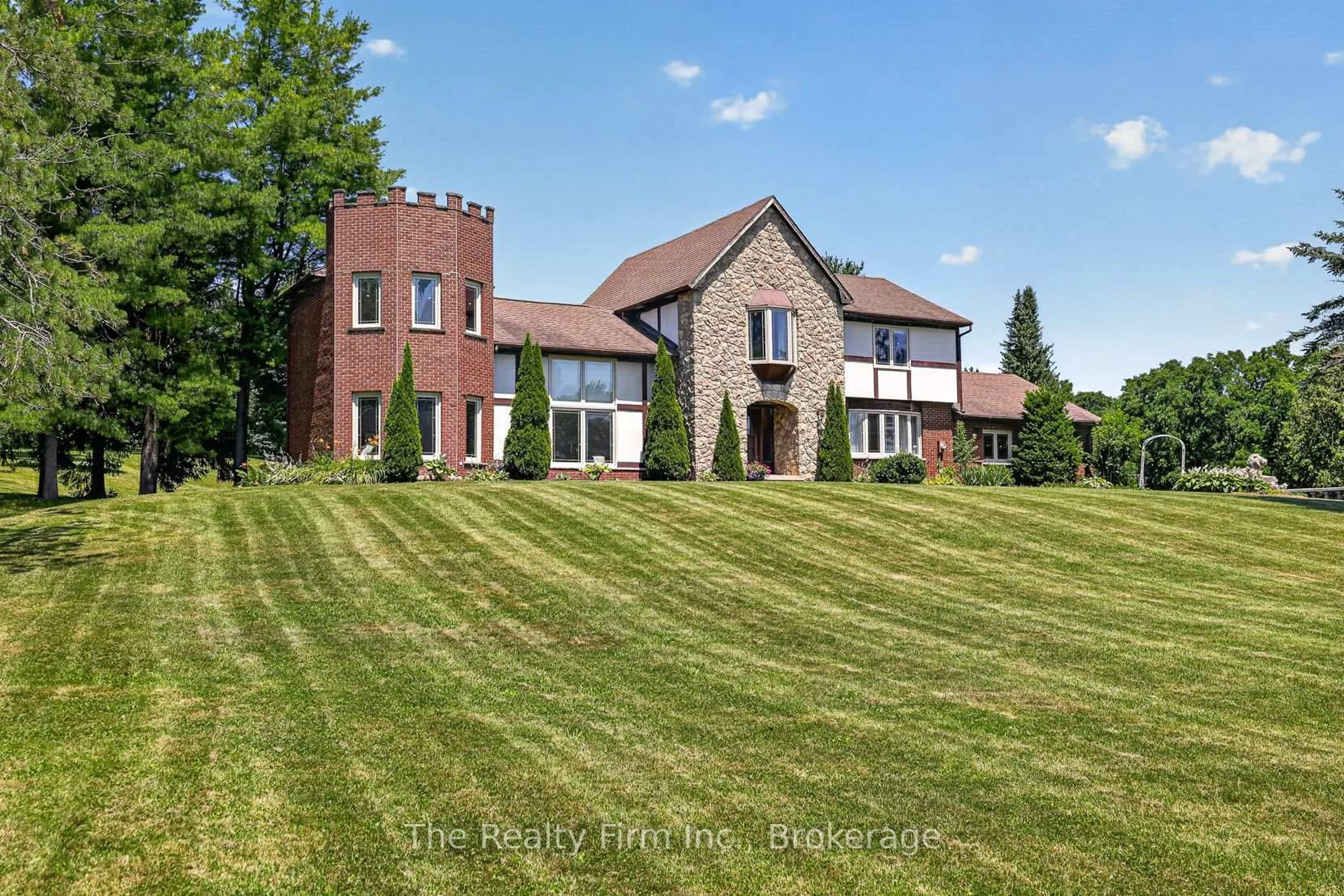 A pic from outside/outdoor area/front of a property/back of a property/a pic from drone, building for 845071 Braemar Sdrd, East Zorra-Tavistock Ontario N4S 7W1