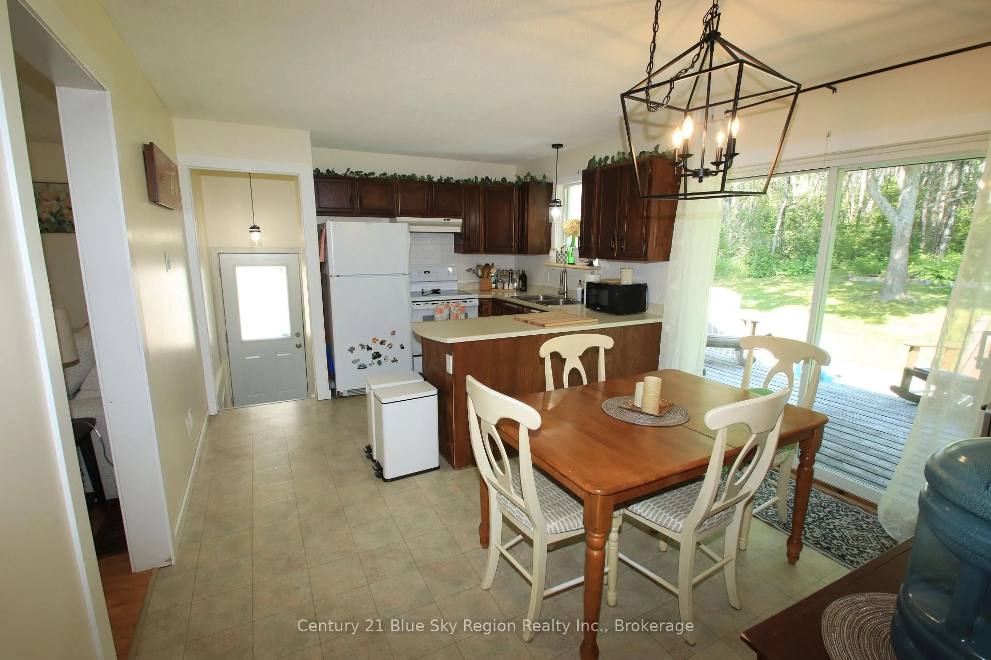 Open concept kitchen, ceramic/tile floor for 68 Mountain View Rd, Unorganized Townships Ontario P0H 2A0
