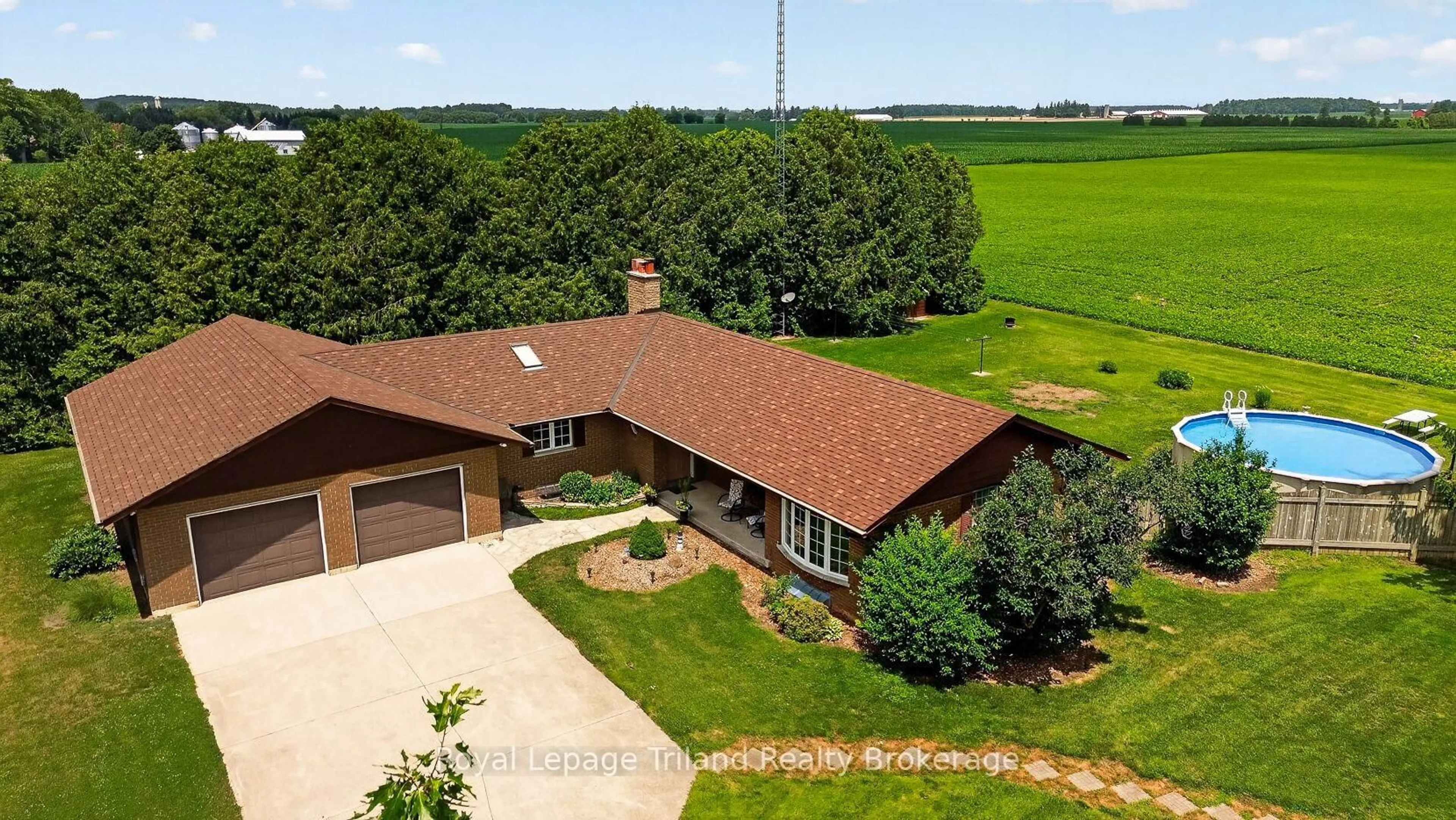 A pic from outside/outdoor area/front of a property/back of a property/a pic from drone, unknown for 5488 Cobble Hills Rd, Zorra Ontario N0M 2M0