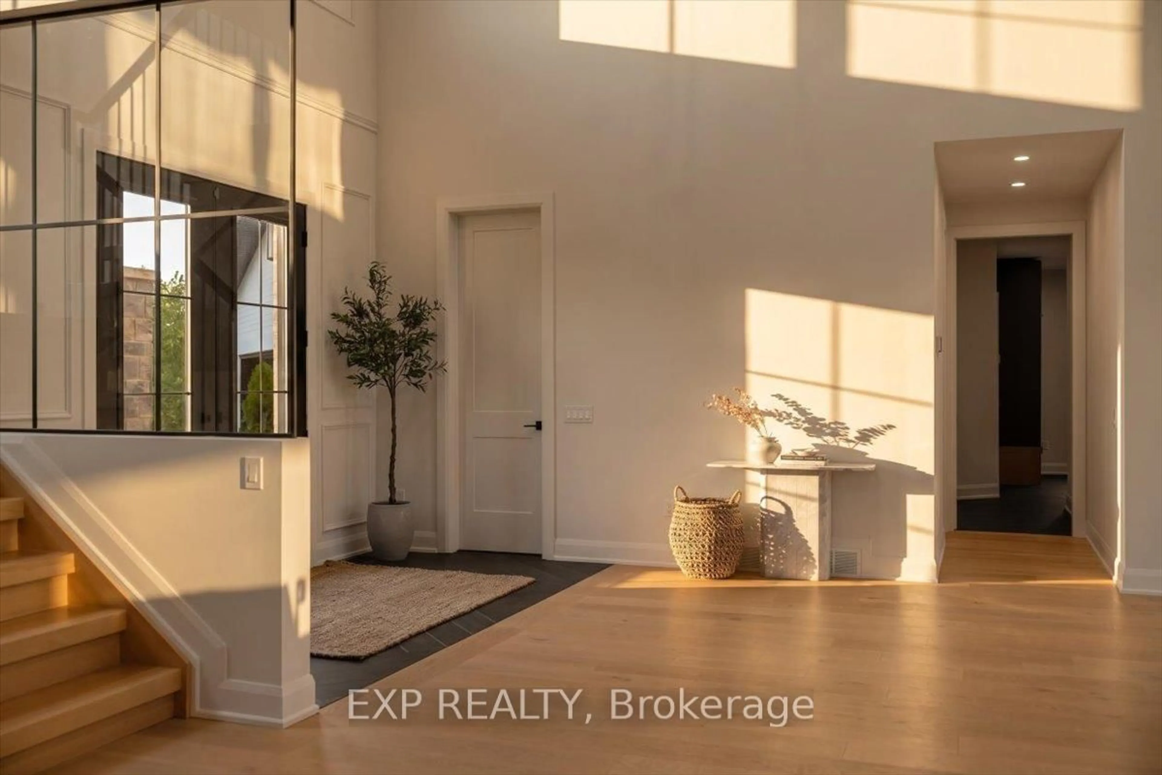 Indoor entryway for 229 Cedar Pond Rd, Carp Ontario K0A 1L0