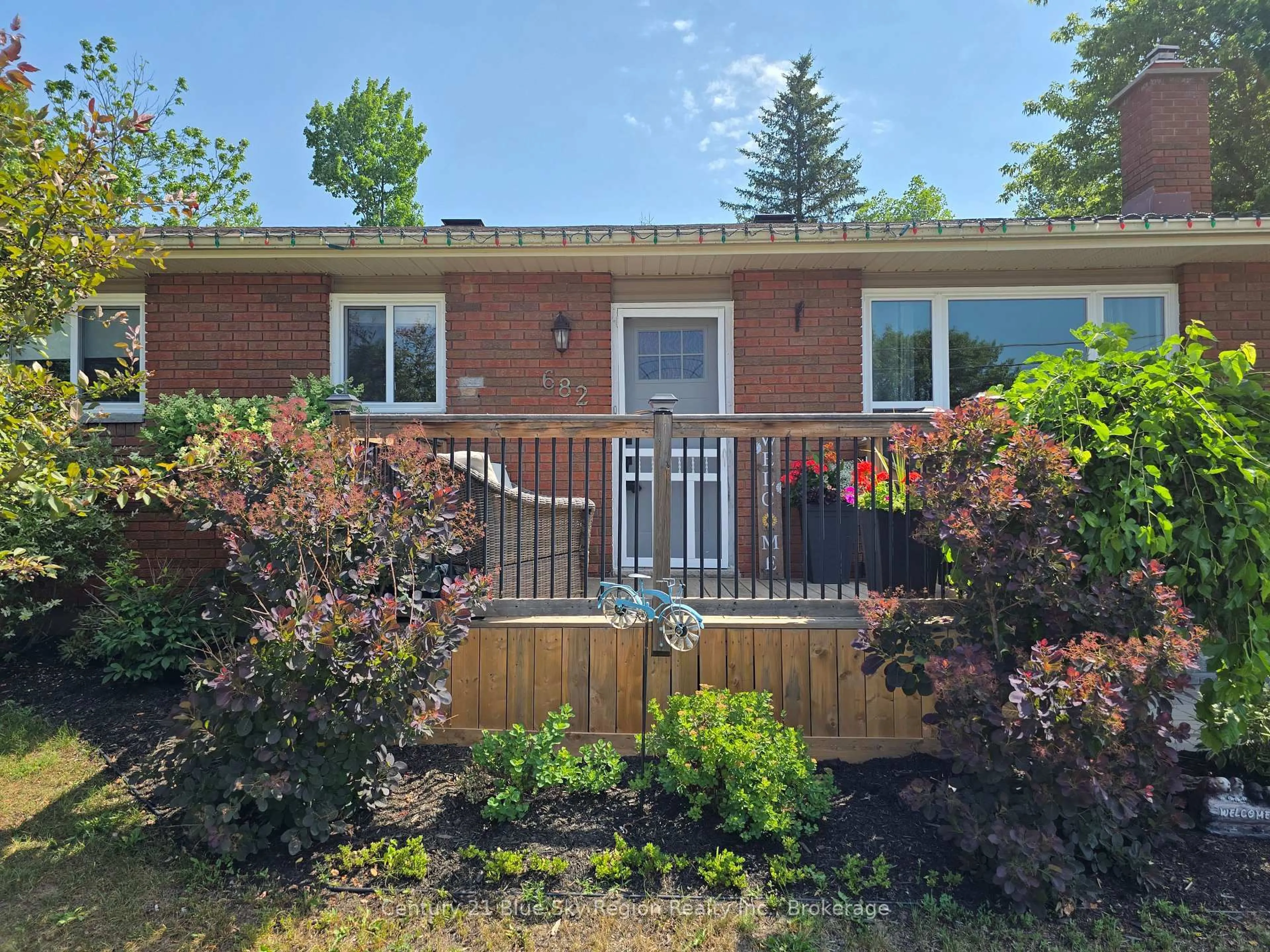 Home with brick exterior material, unknown for 682 King St, Callander Ontario P0H 1H0