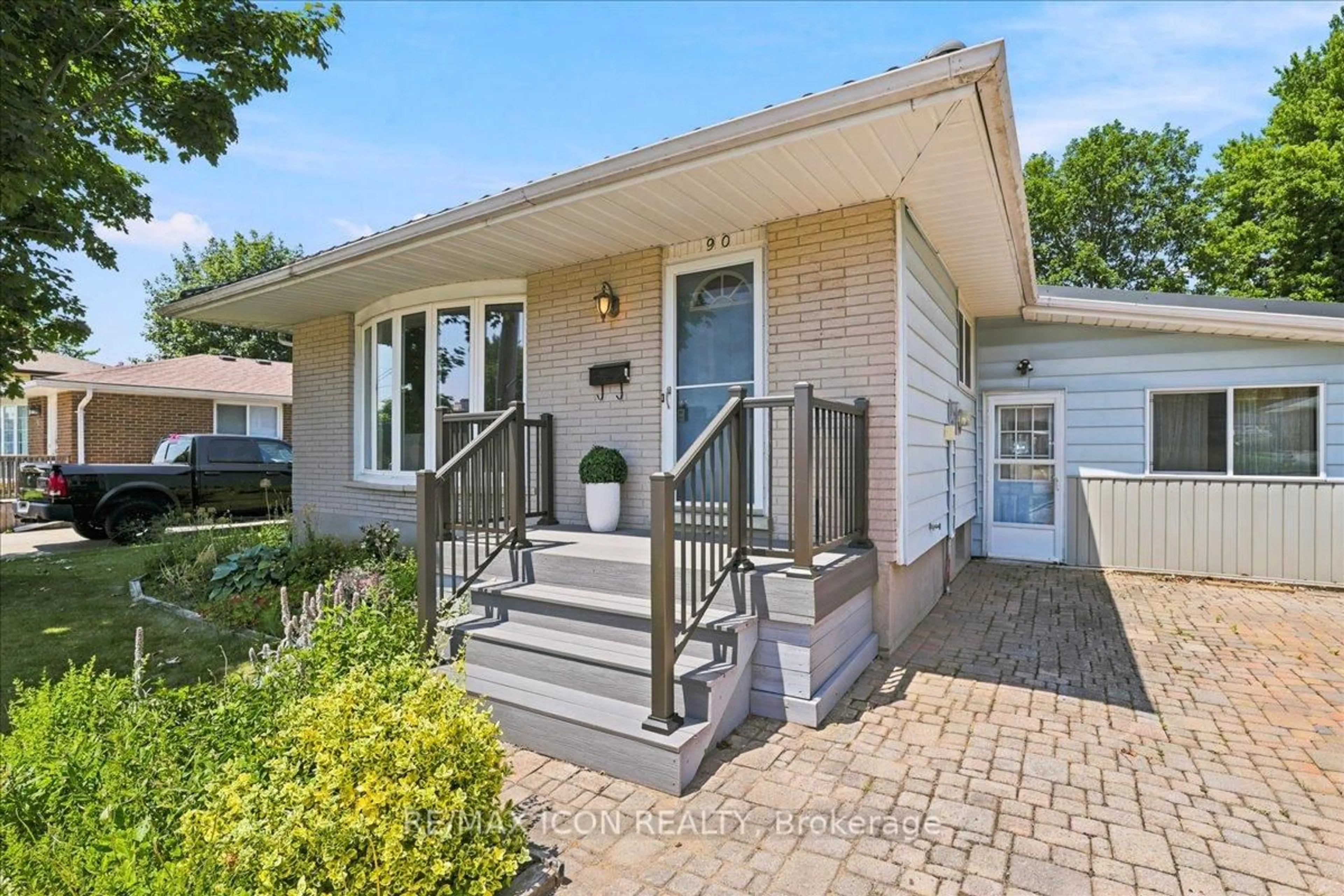 Unknown for 90 James St, Wilmot Ontario N3A 2B3