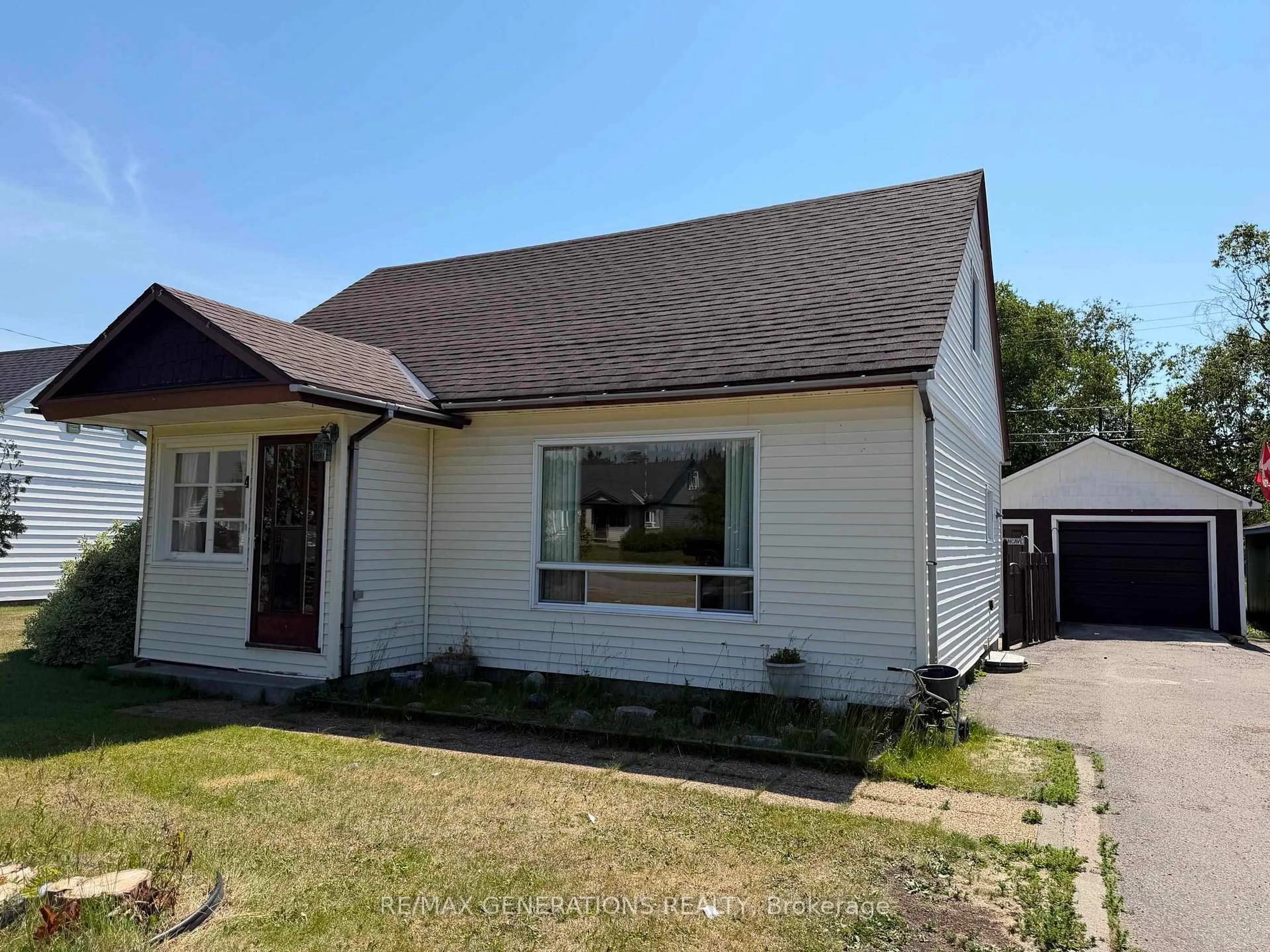A pic from outside/outdoor area/front of a property/back of a property/a pic from drone, street for 4 Elizabeth Ave, Terrace Bay Ontario P0T 2W0