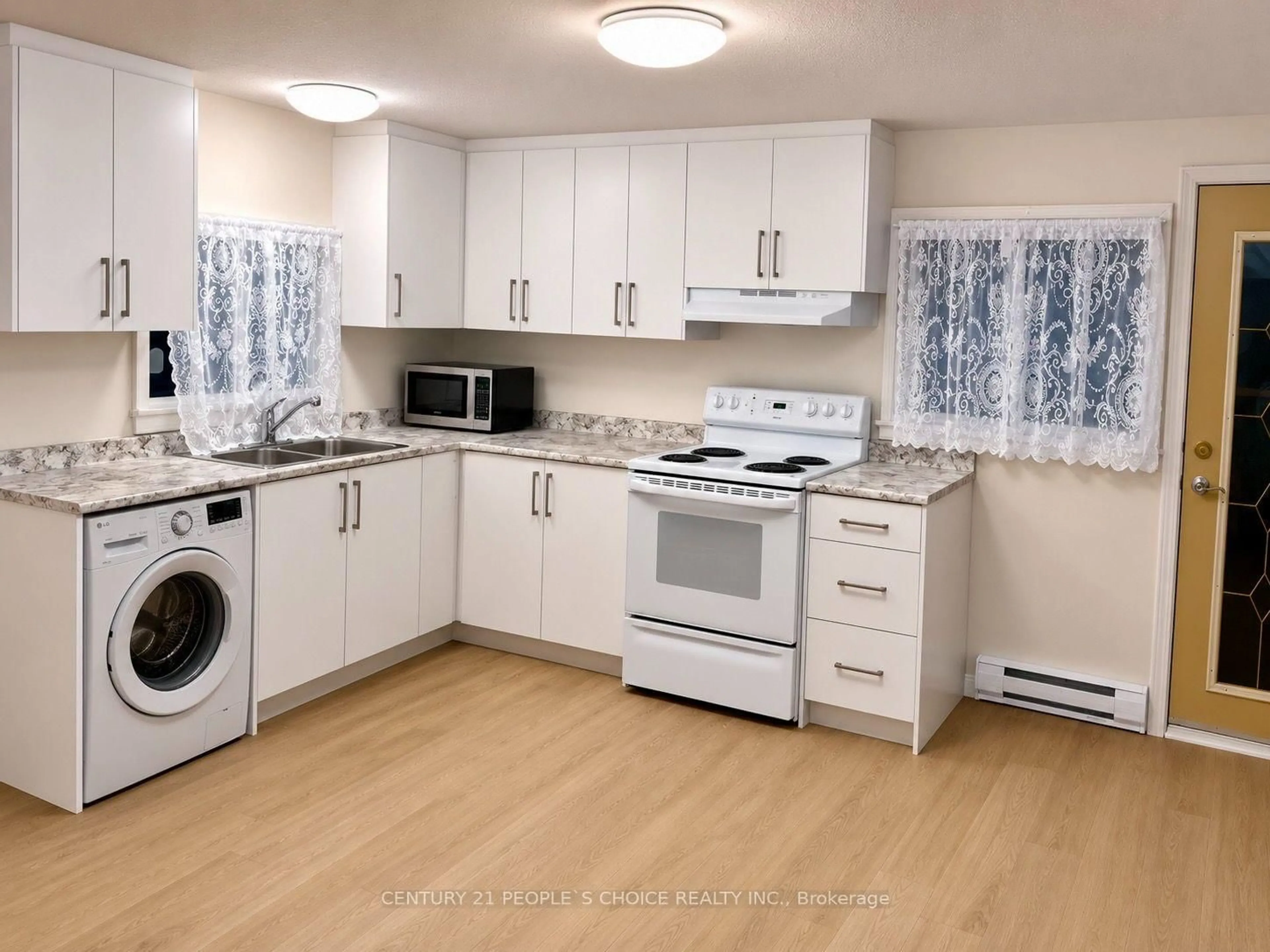 Standard kitchen, wood/laminate floor for 718 Winters St, North Bay Ontario P1B 1S7