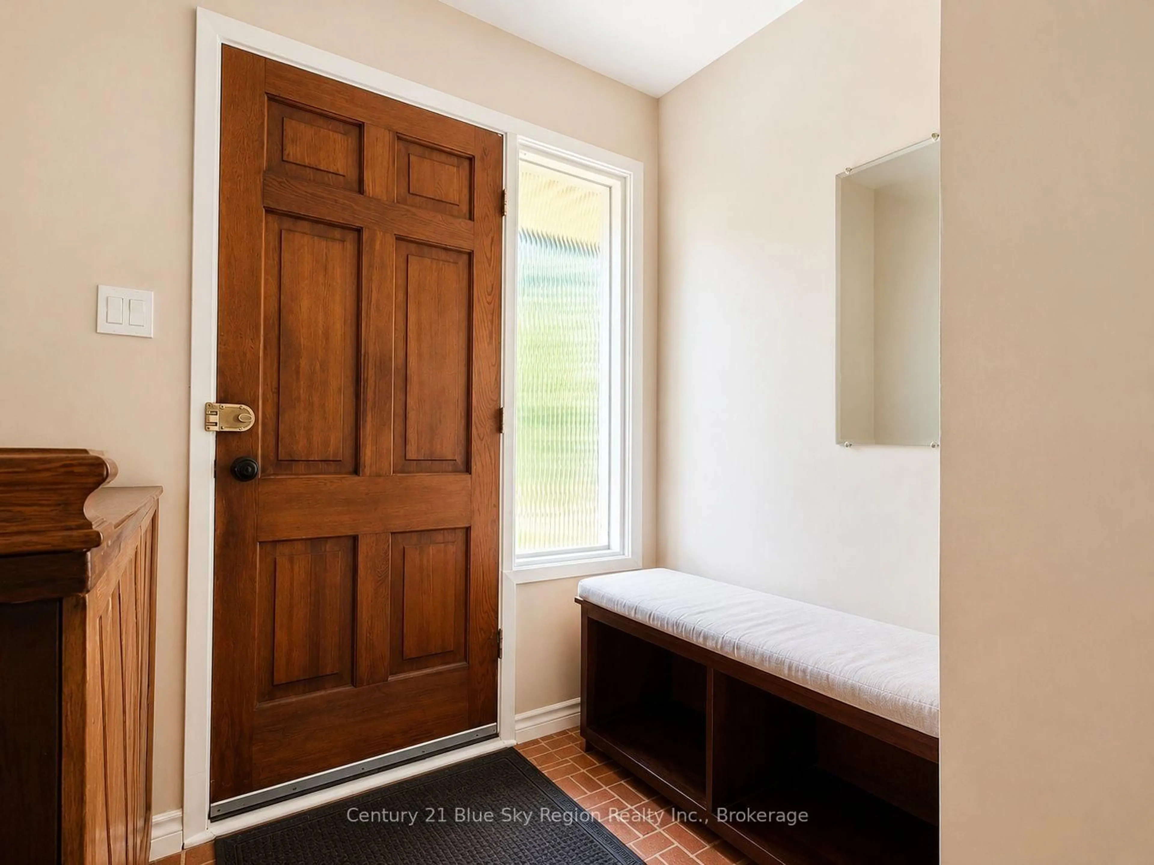 Indoor entryway for 3 Superior Cres, North Bay Ontario P1A 2V9