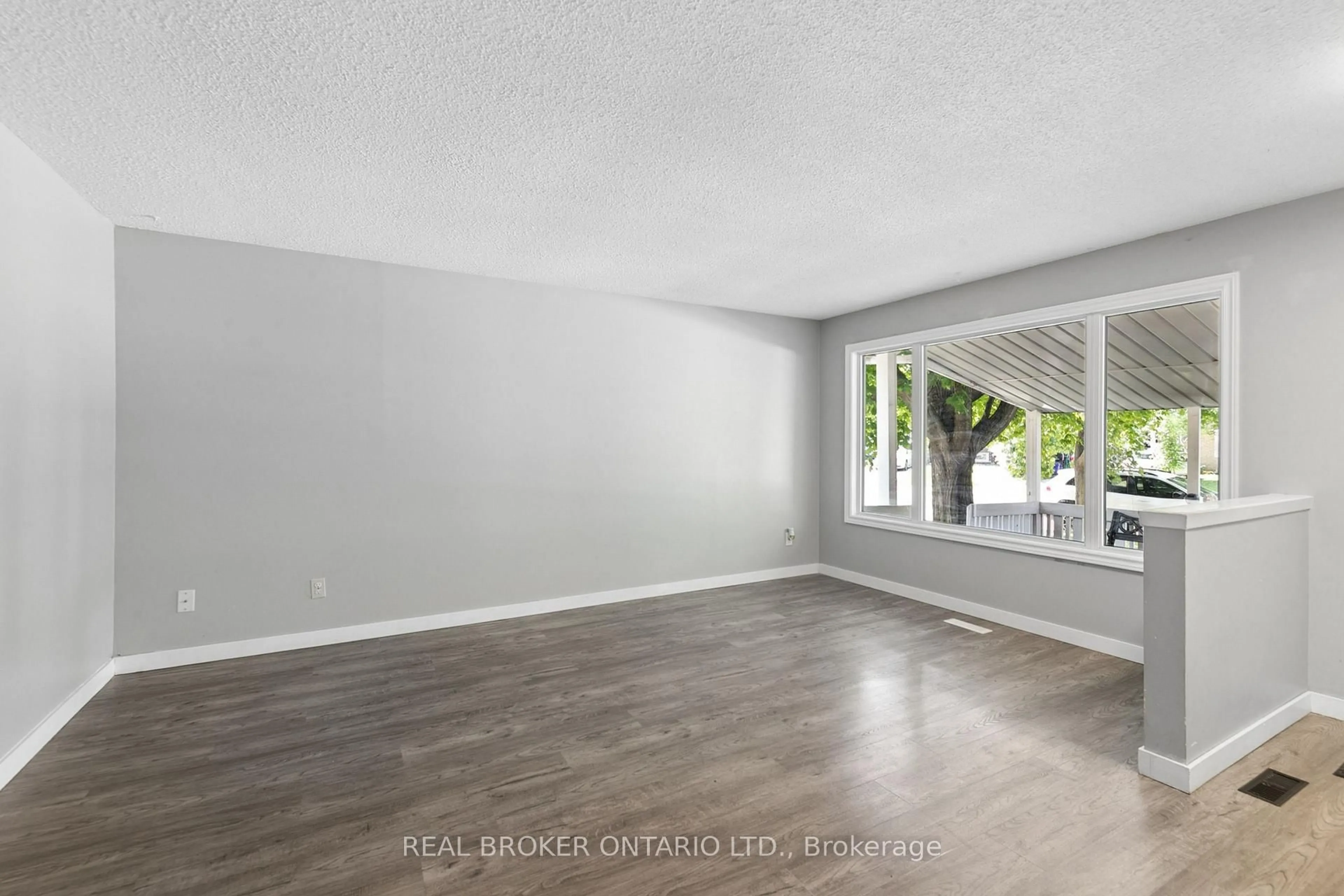 A pic of a room for 74 Helene Cres, Waterloo Ontario N2L 5E5