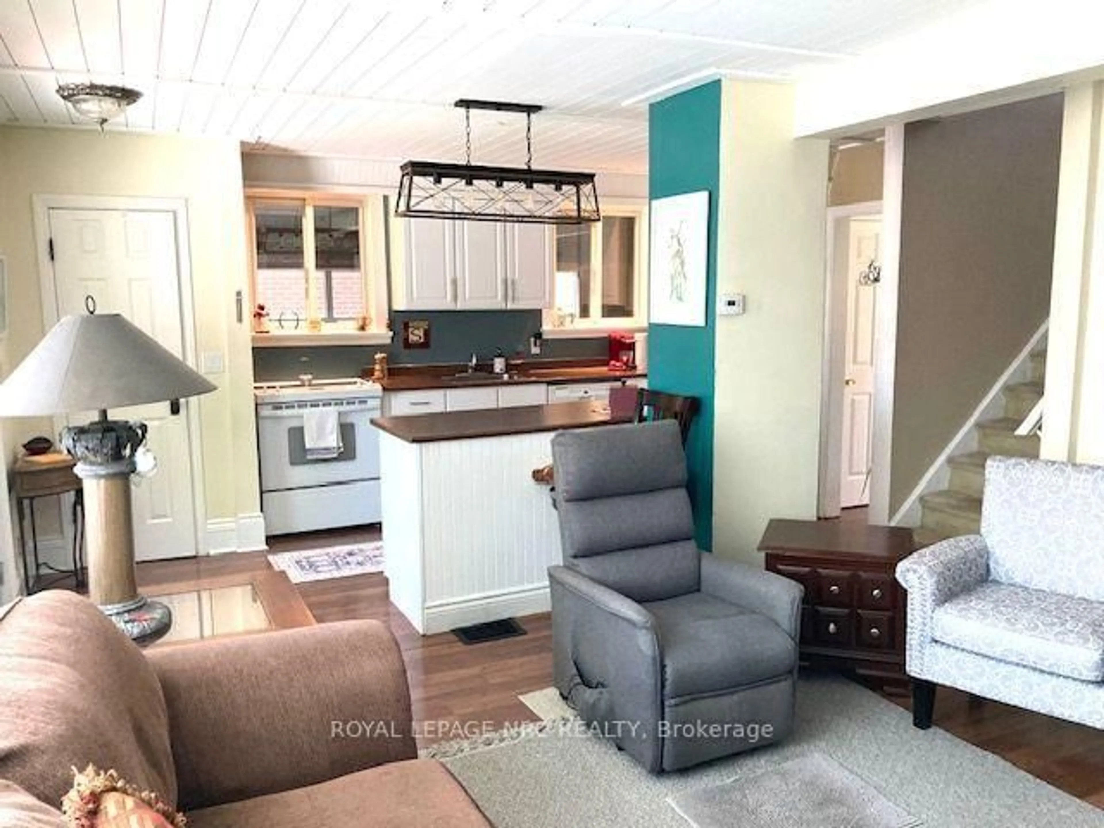 Open concept kitchen, unknown for 5681 Morse Ave, Niagara Falls Ontario L2G 4G6