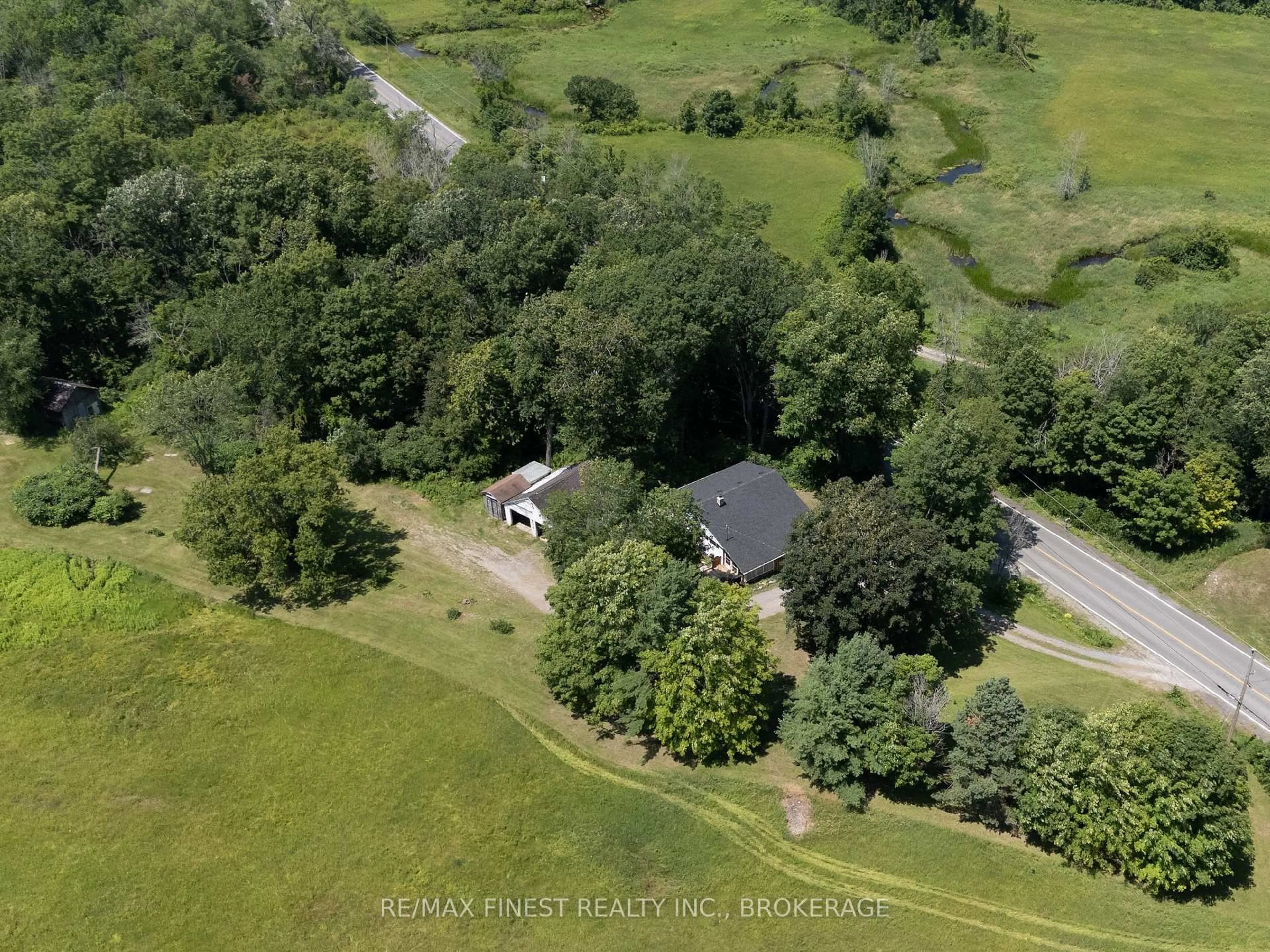 A pic from outside/outdoor area/front of a property/back of a property/a pic from drone, unknown for 2221 Burbrook Rd, Kingston Ontario K7L 4V4
