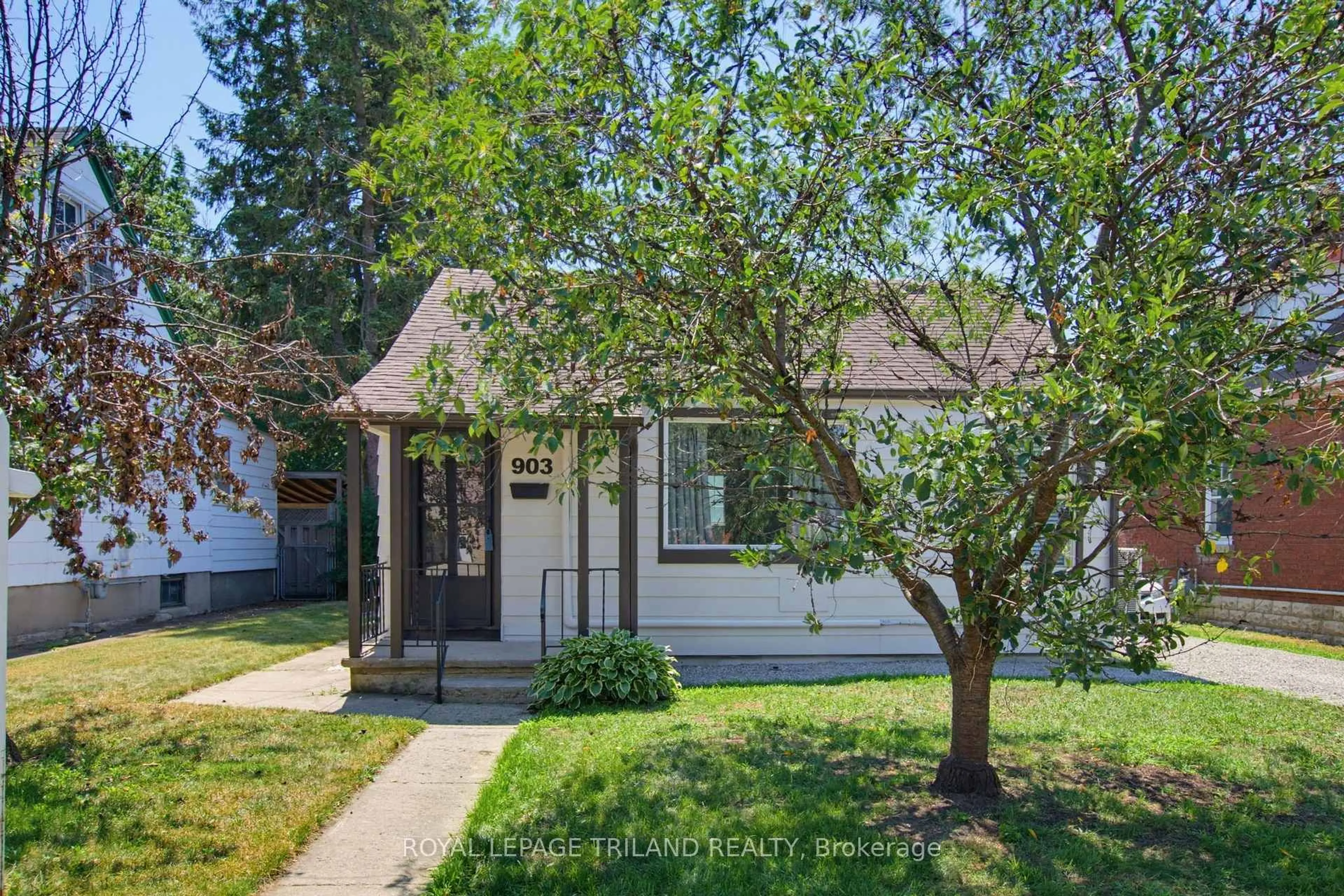 Unknown for 903 Trafalgar St, London East Ontario N5Z 1G1
