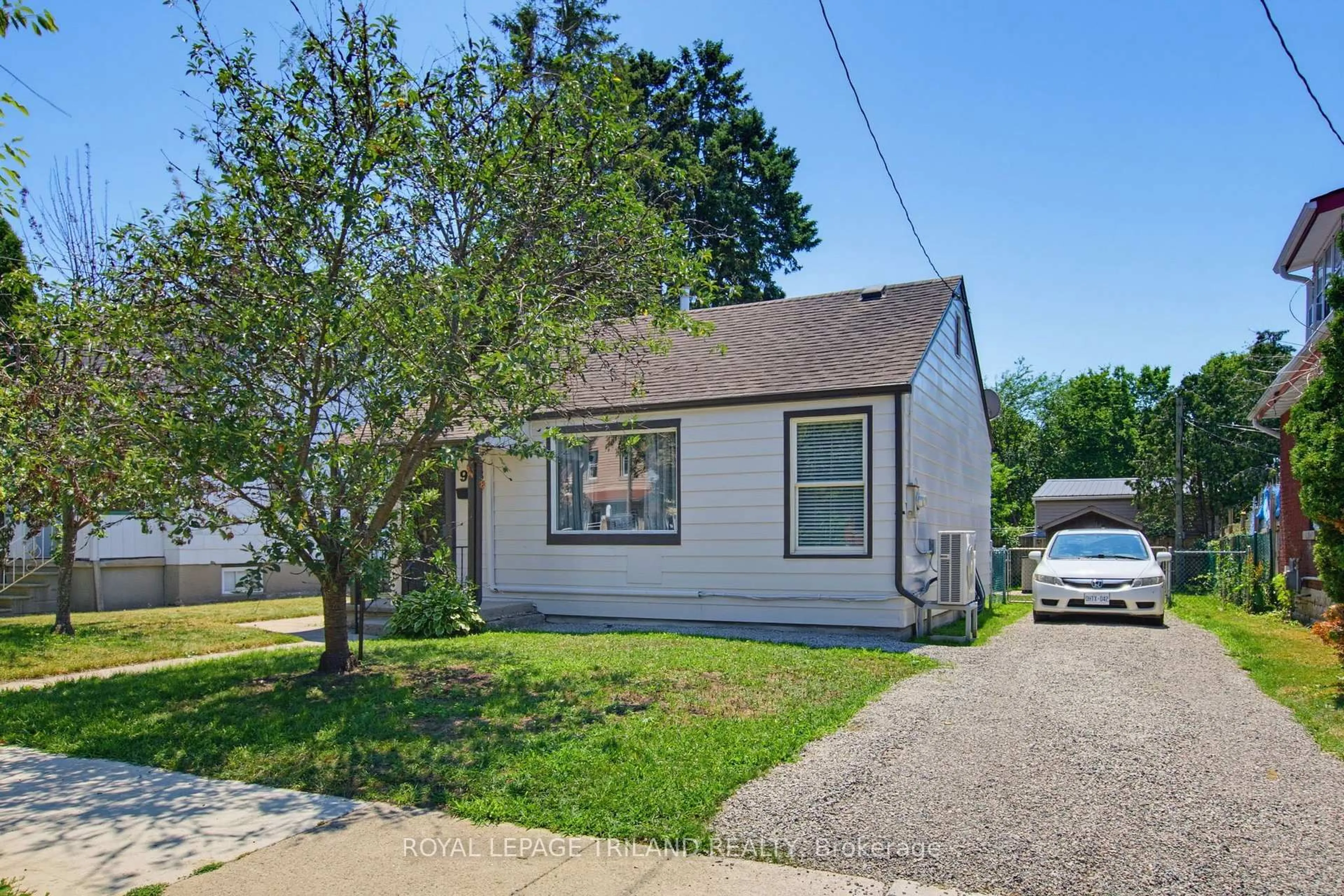 Unknown for 903 Trafalgar St, London East Ontario N5Z 1G1