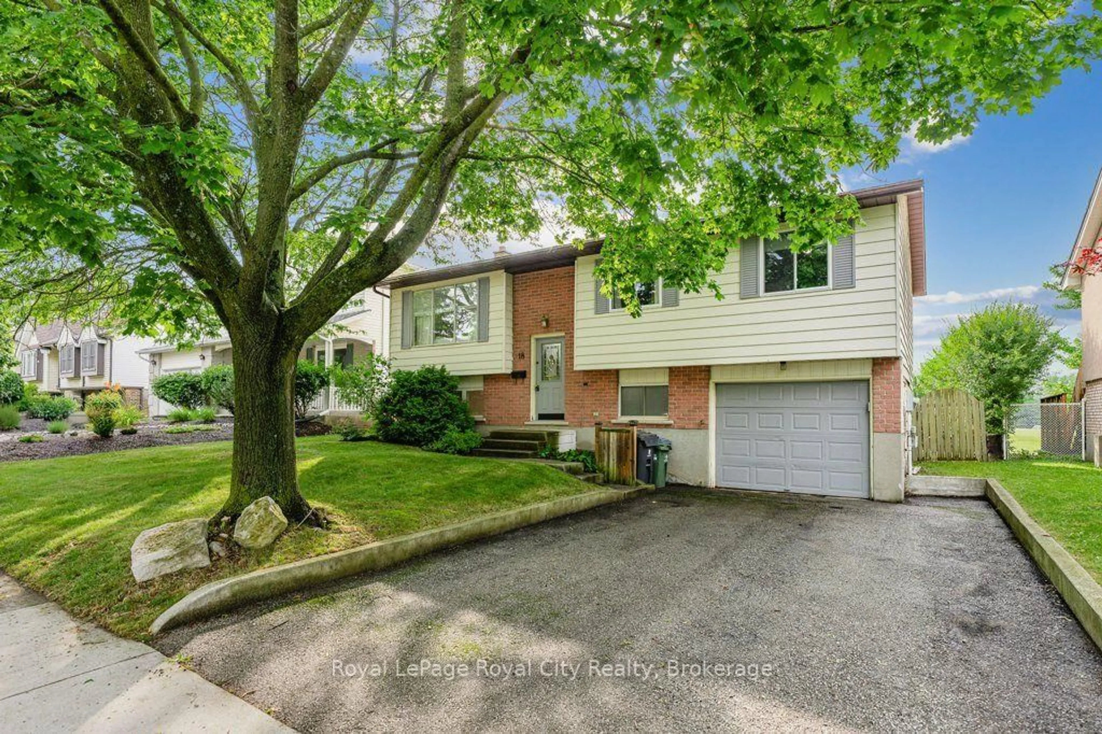 Unknown for 18 Springdale Blvd, Guelph Ontario N1H 6X5