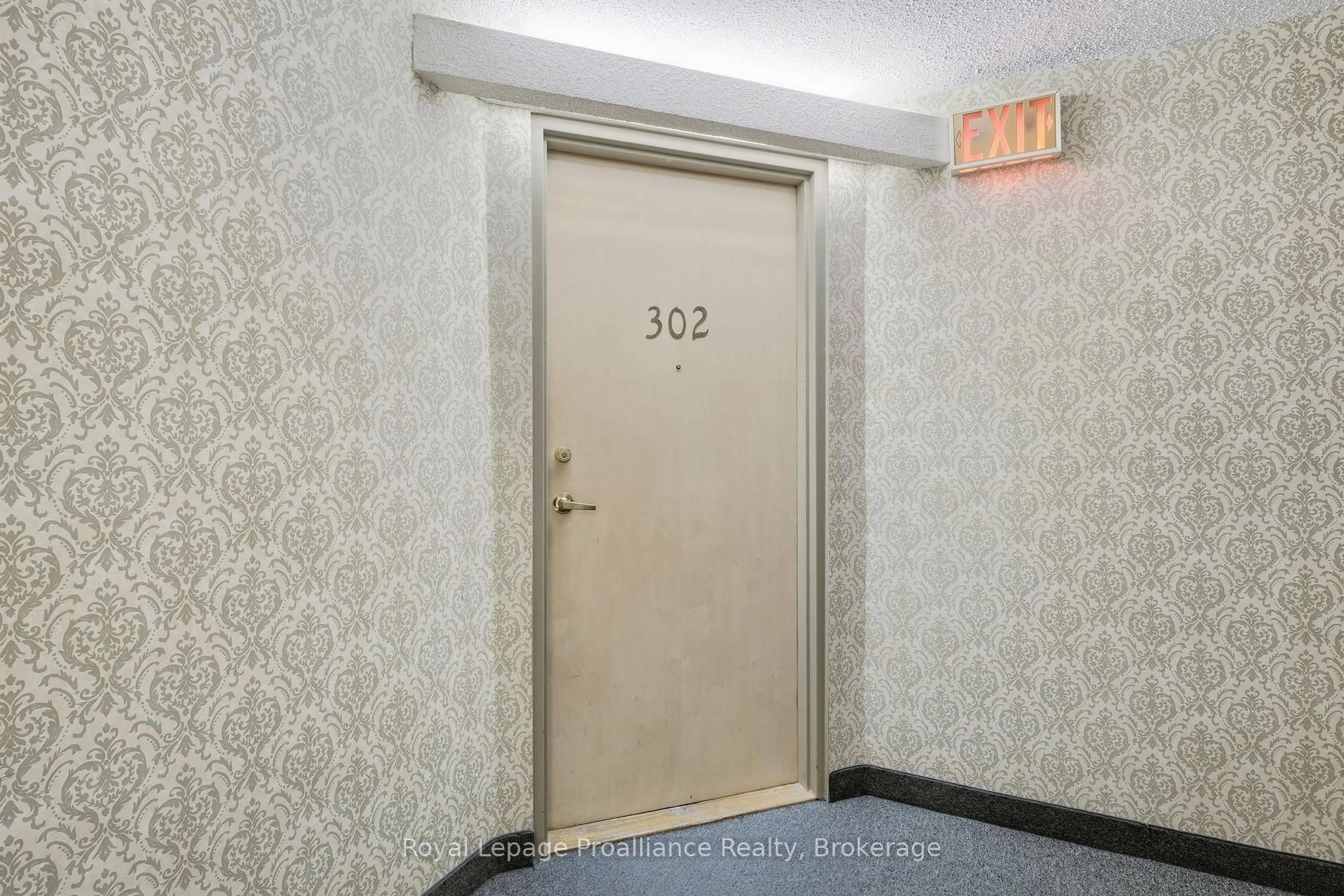 Indoor foyer for 344 Front St #302, Belleville Ontario K8N 5M4