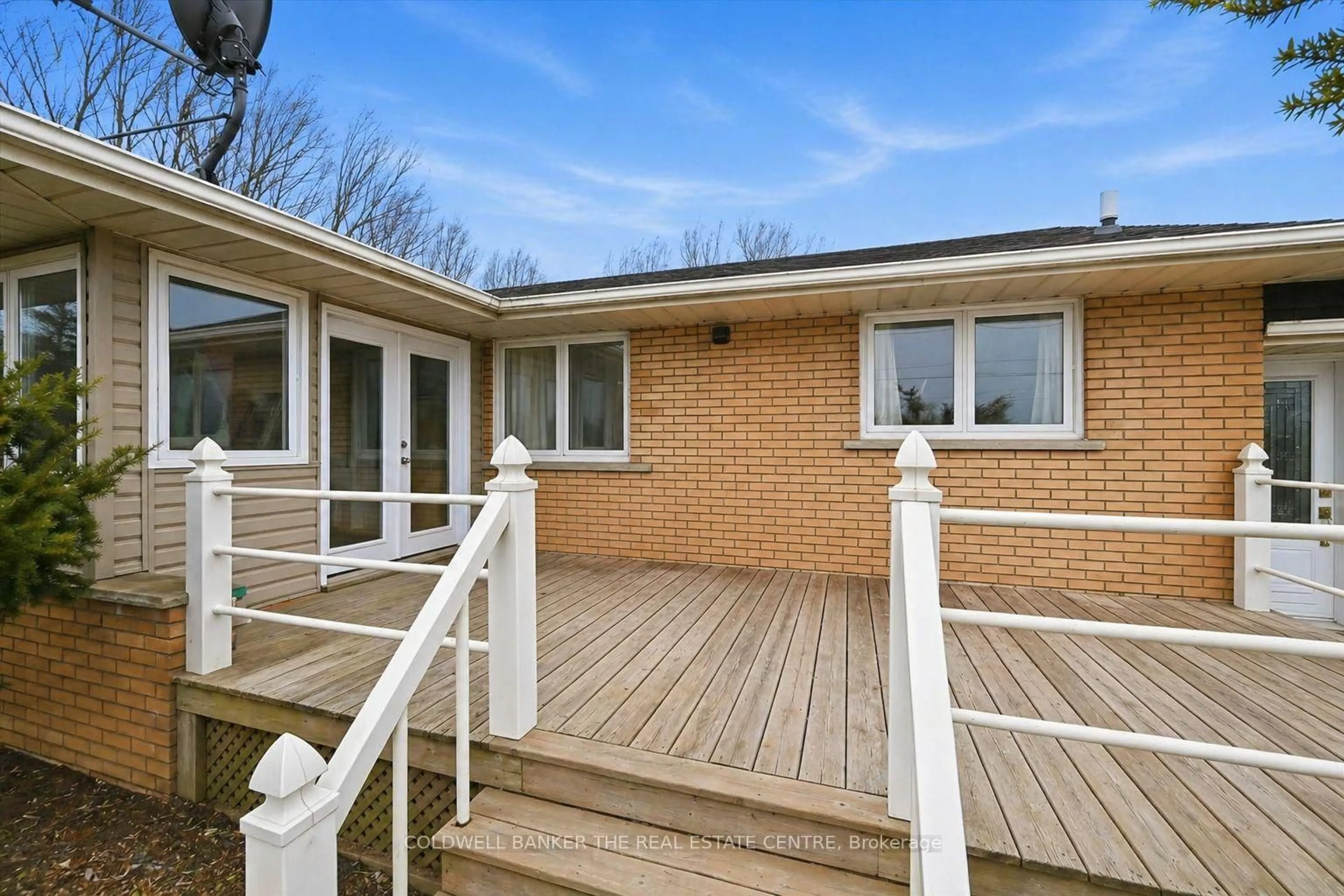 Unknown for 356 Mountain Rd, Grimsby Ontario L3M 4E7