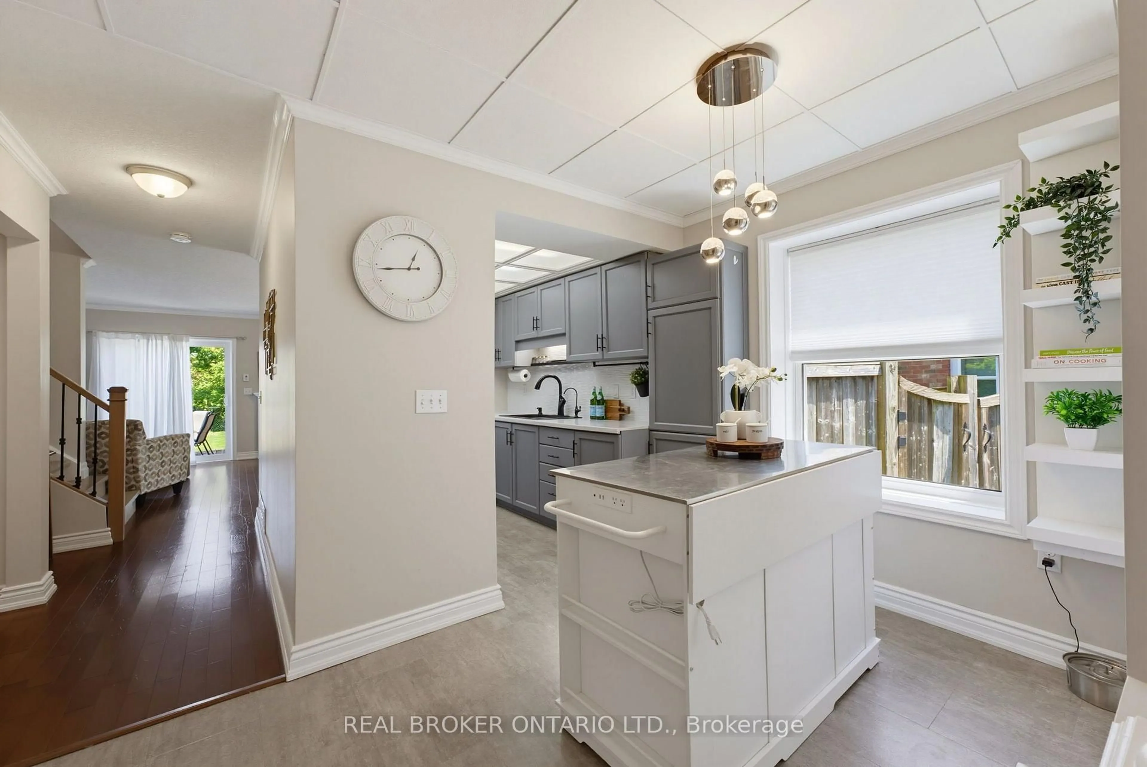 Open concept kitchen, unknown for 520 Mayflower St, Waterloo Ontario N2K 3Y7