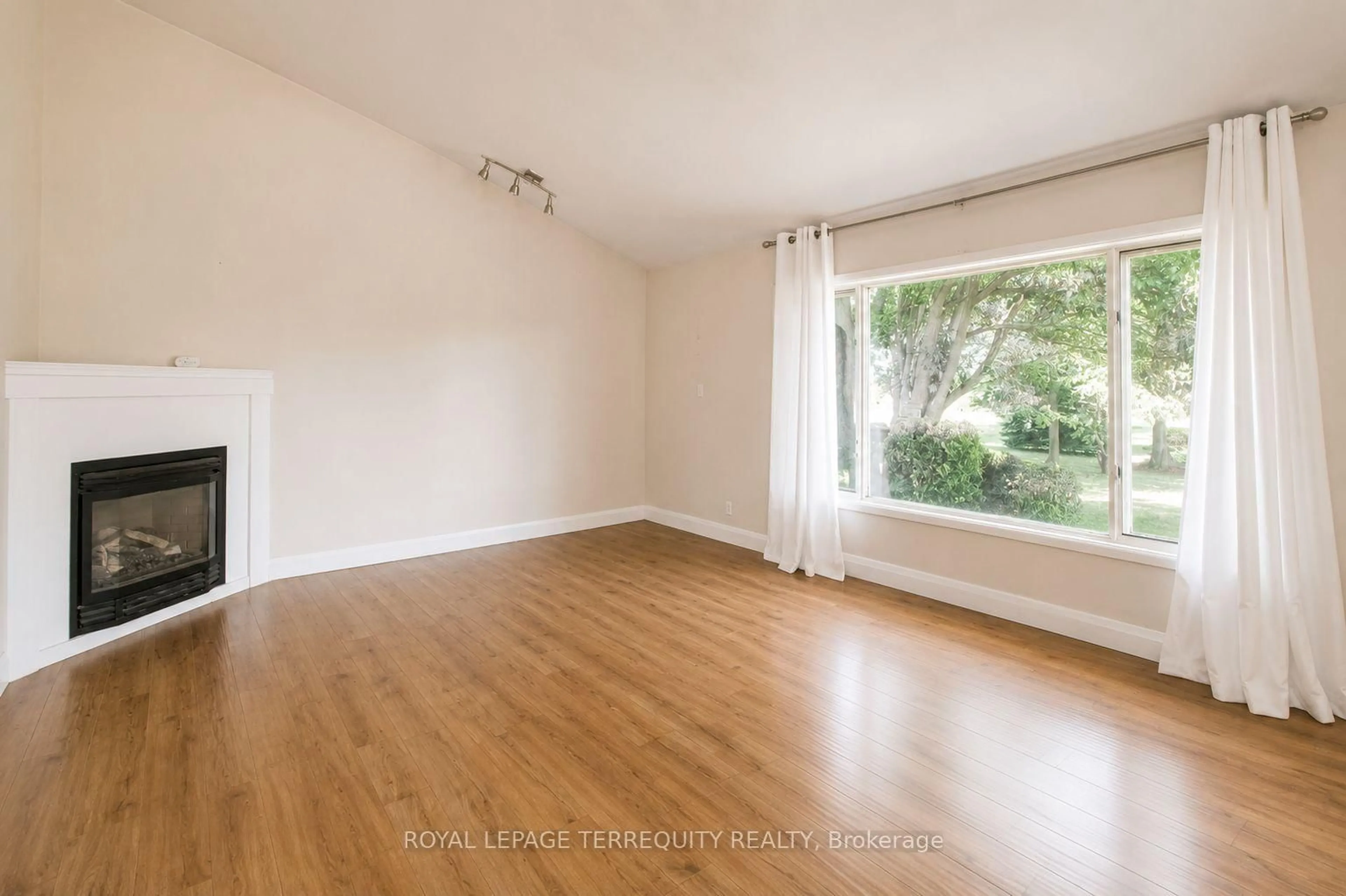 A pic of a room for 71251 Bluewater Highway, Bluewater Ontario N0M 1T0