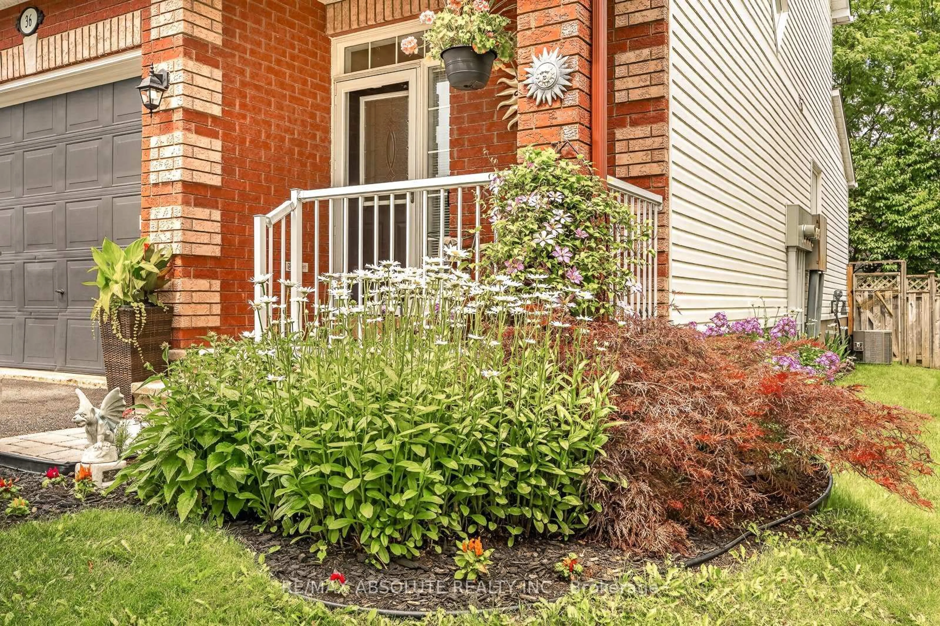 Unknown for 36 Chantilly Gate, Stittsville Ontario K2S 2B1