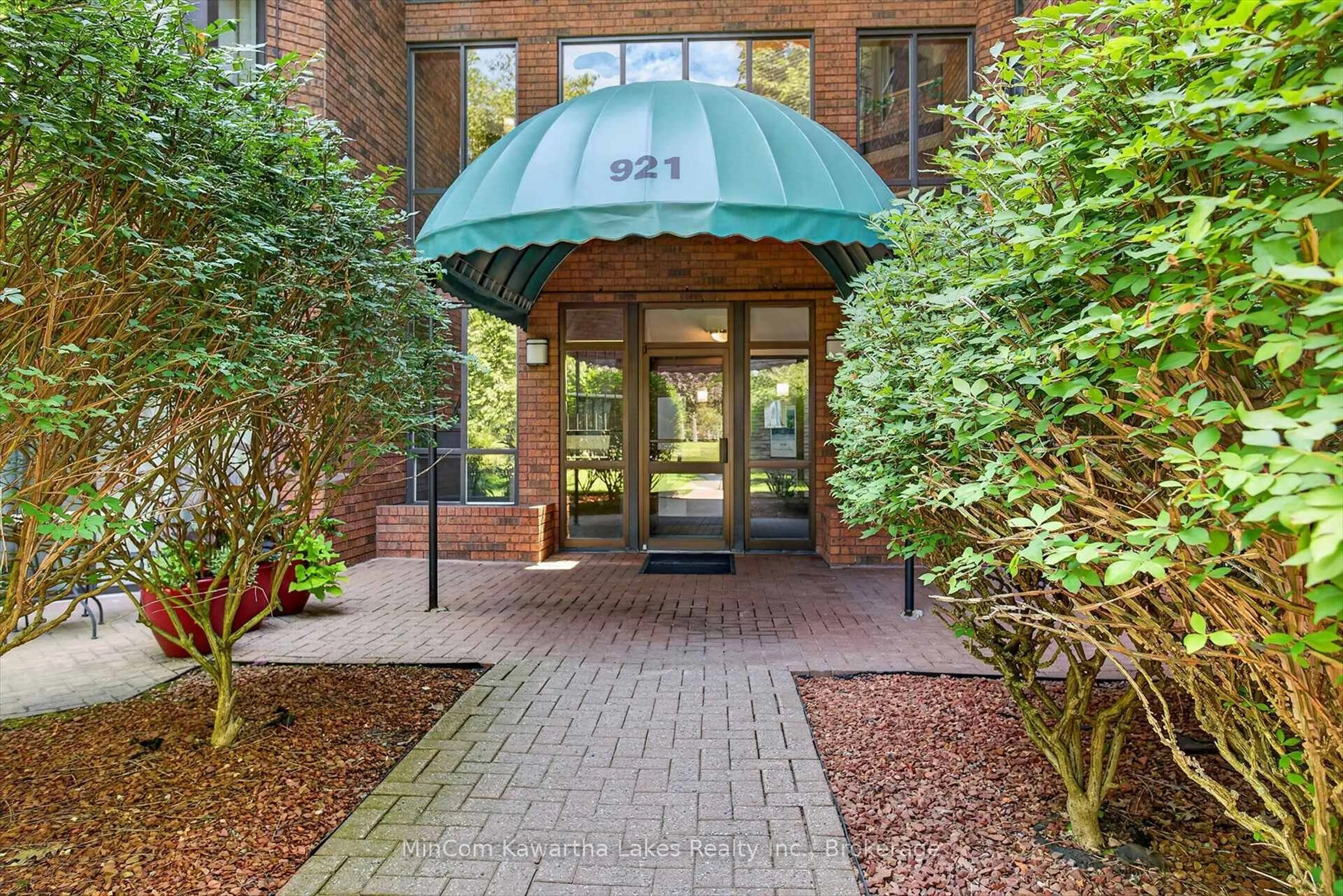 Indoor foyer for 921 Armour Rd #313, Peterborough Ontario K9H 7K5