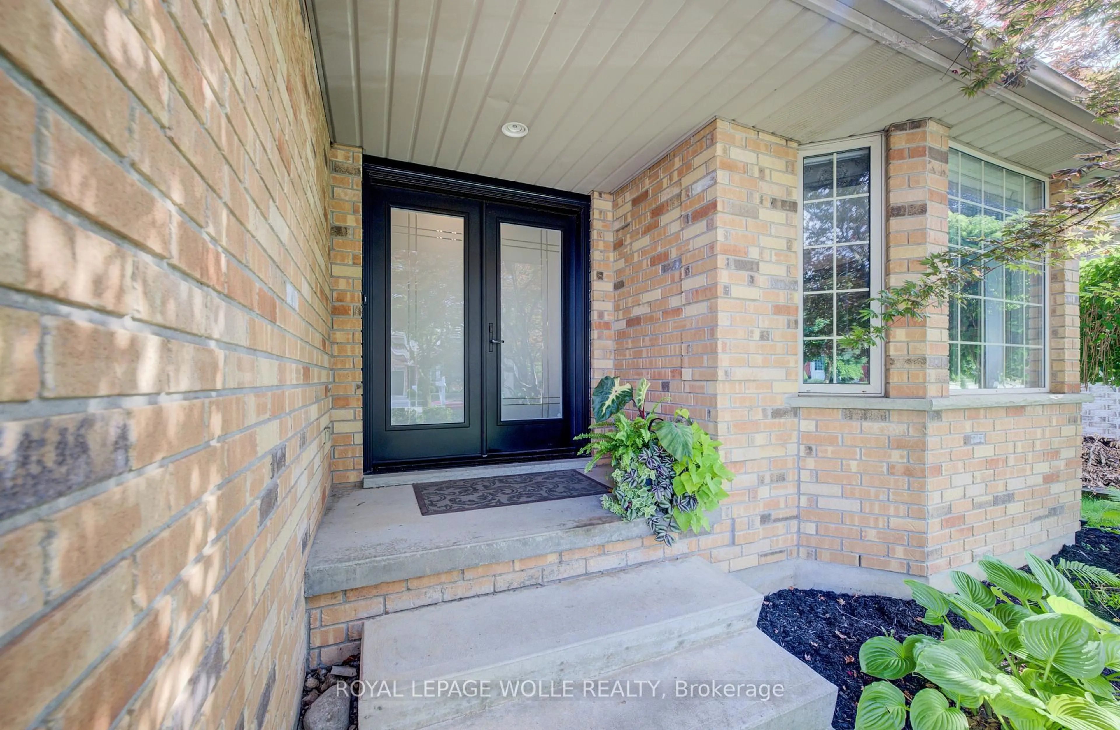 Indoor entryway for 561 Chancery Lane, Waterloo Ontario N2T 2N5