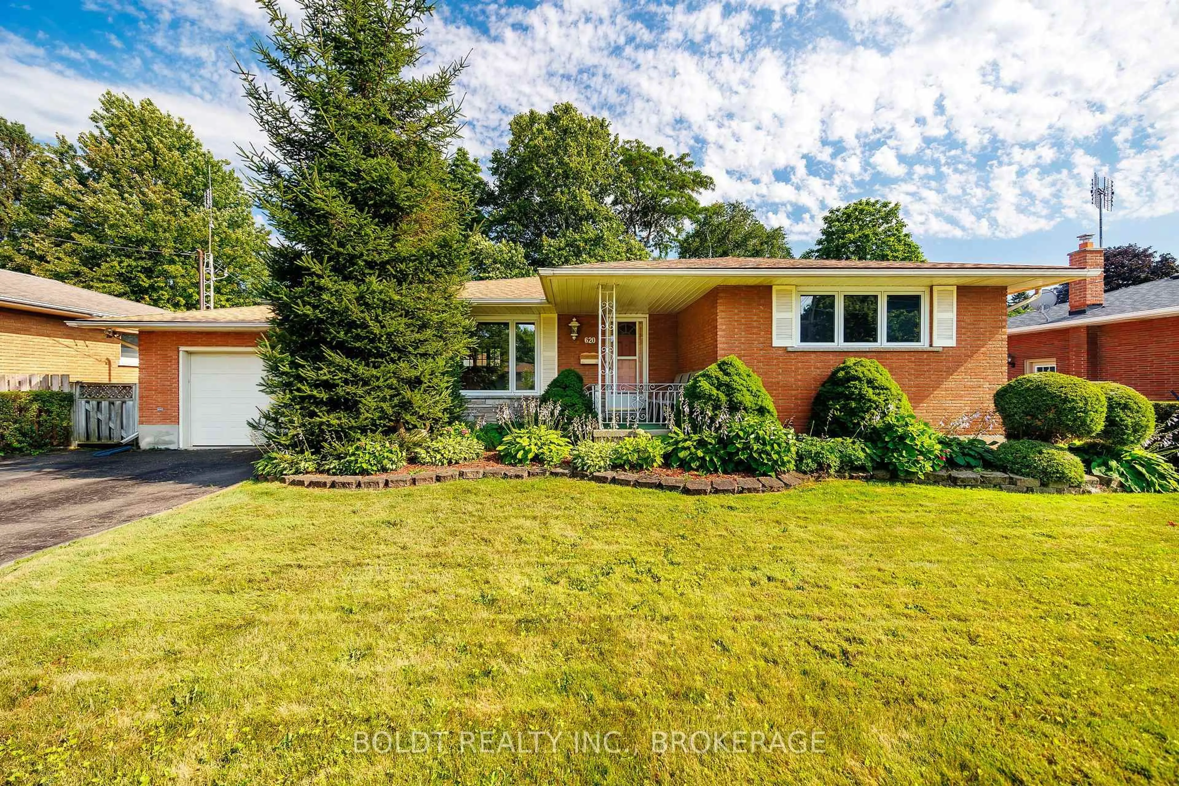 Home with brick exterior material, street for 620 Scott St, St. Catharines Ontario L2M 3X8