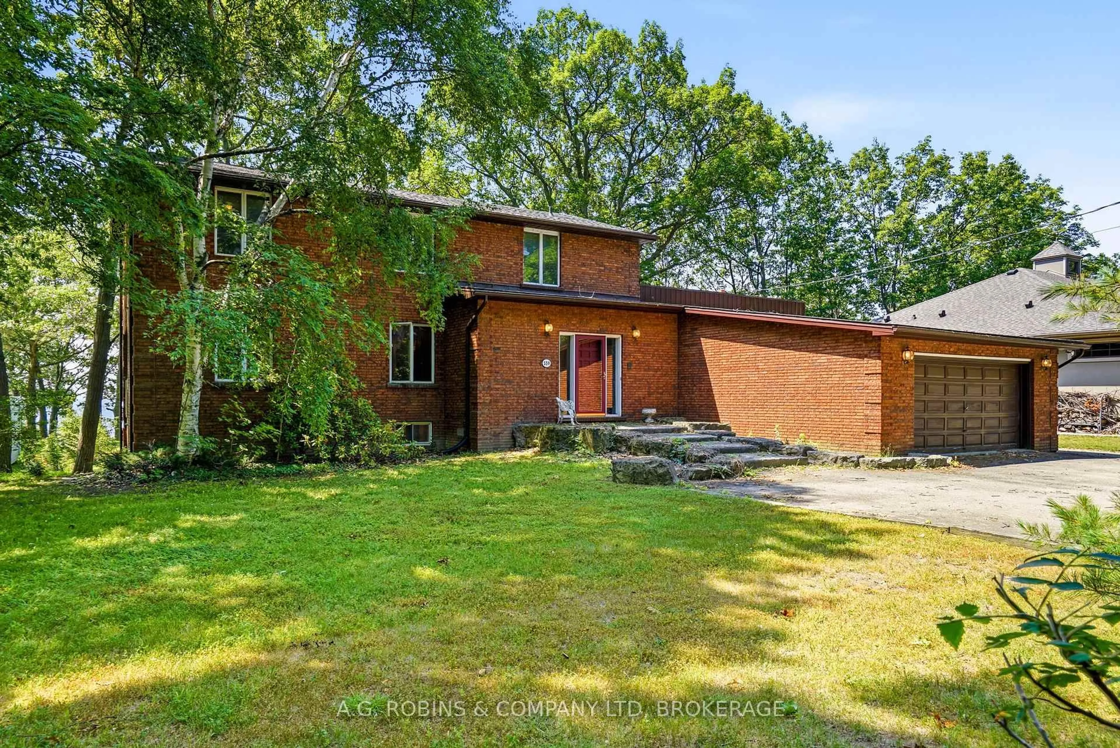 Home with brick exterior material, street for 559 Lakeshore Rd, Port Colborne Ontario L3K 5V3