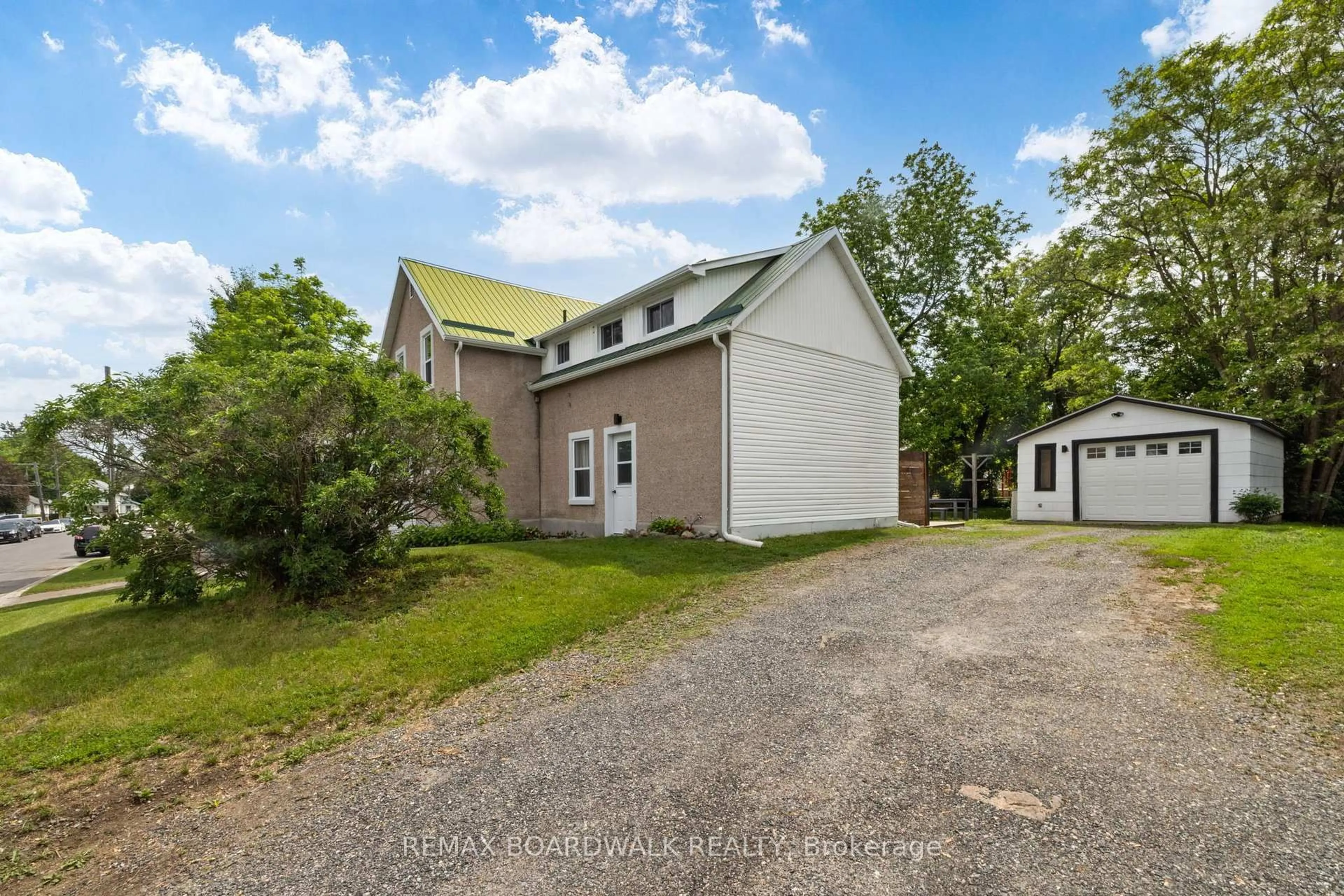 A pic from outside/outdoor area/front of a property/back of a property/a pic from drone, street for 8 Grant St, Perth Ontario K7H 1X4