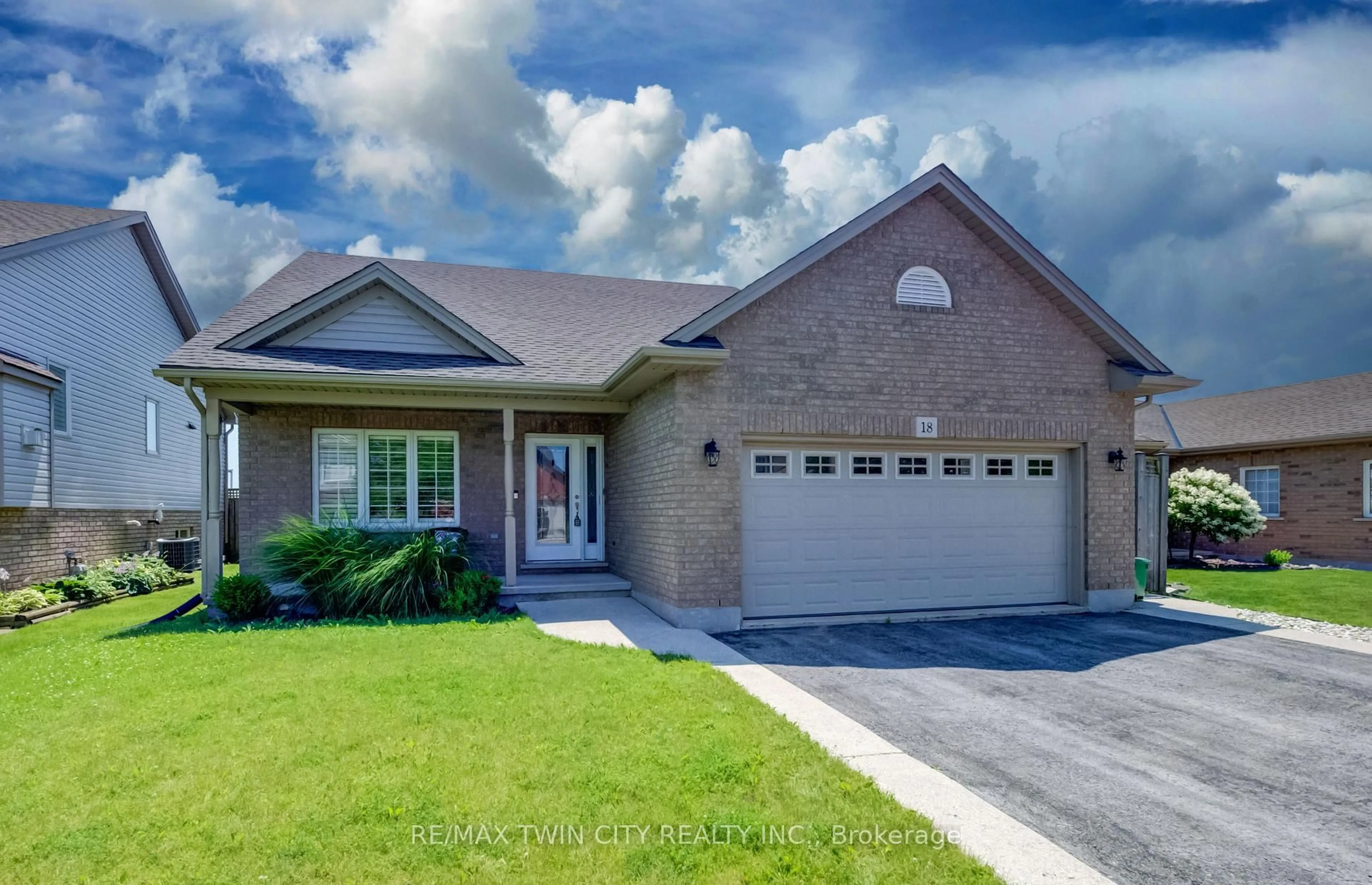 Home with brick exterior material, street for 18 Cherry Ave, West Lincoln Ontario L0R 2A0