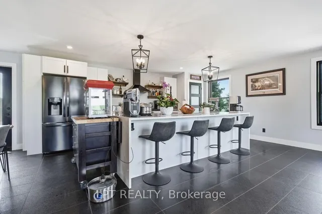 808 Elginfield Rd, North Middlesex 3