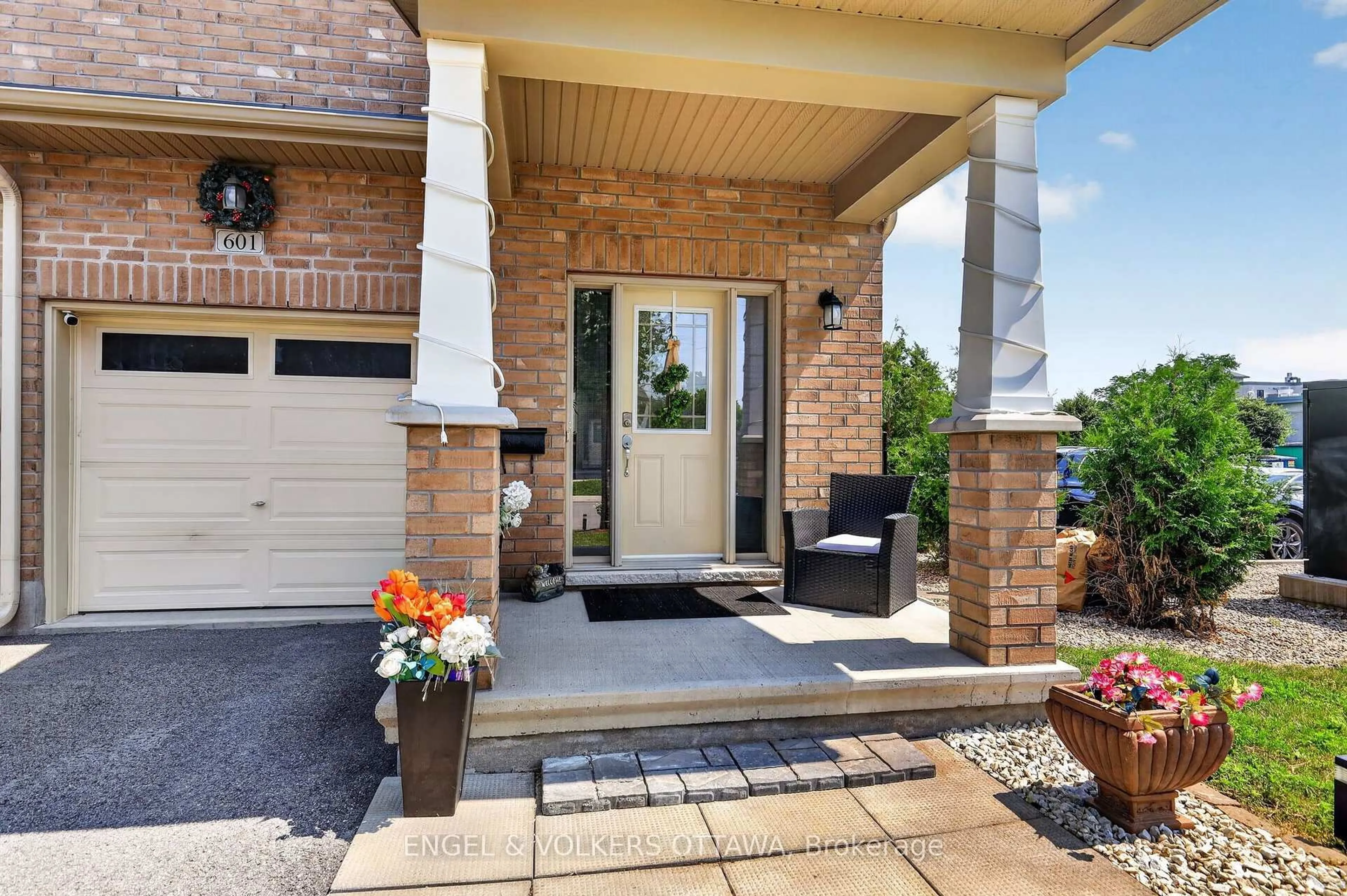 Unknown for 601 Via Campanale Ave, Ottawa Ontario K2J 4A2