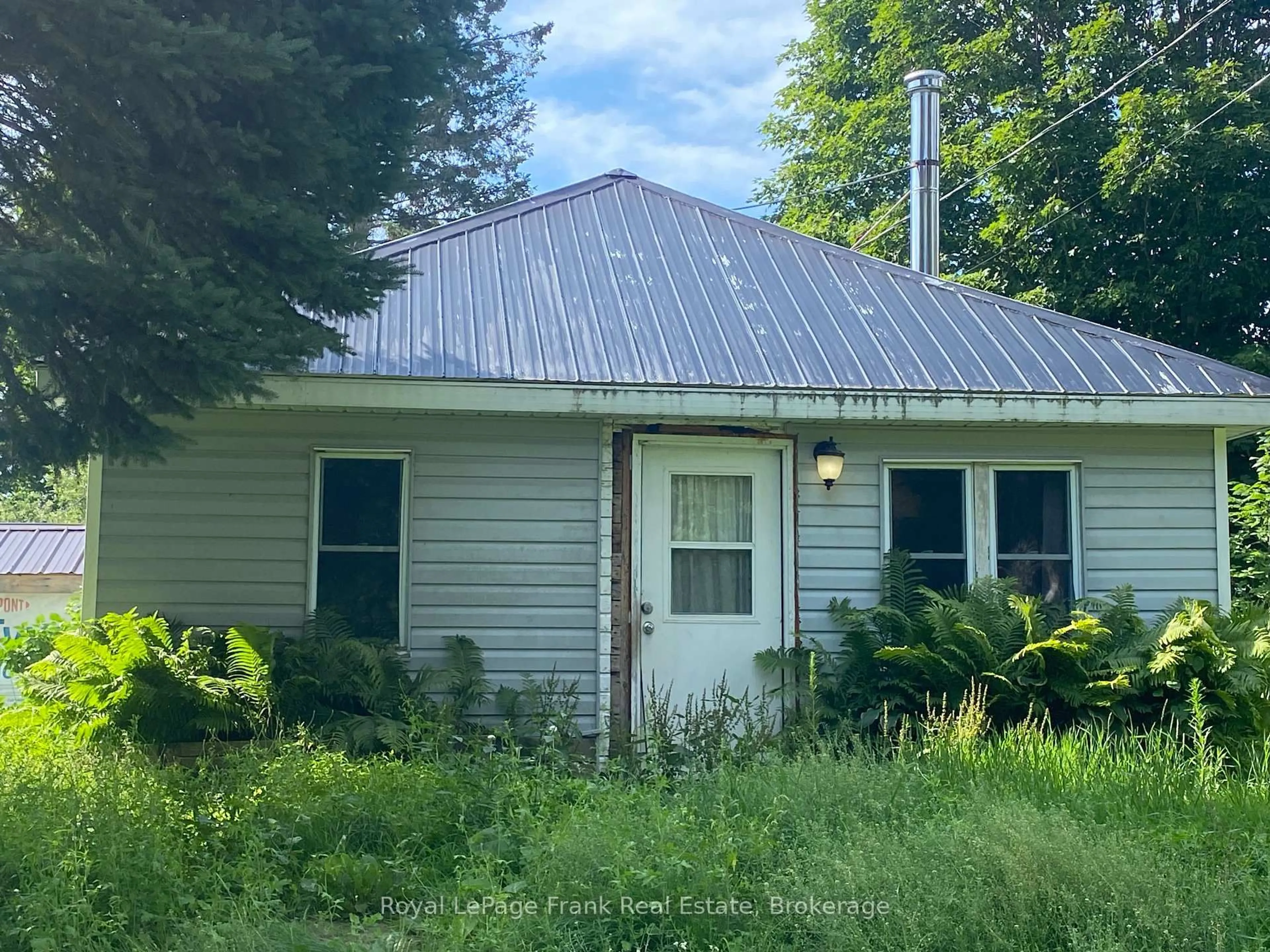Shed for 51 Mallard Lake Rd, Maynooth Ontario K0L 2S0