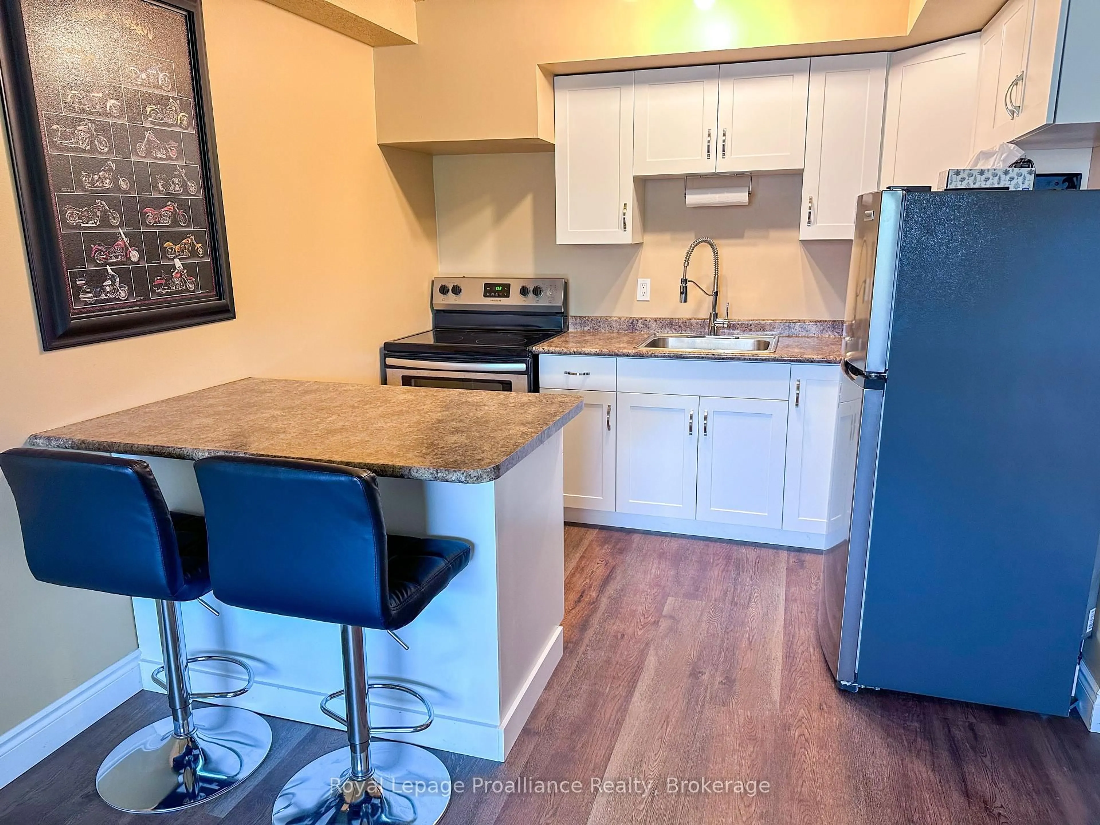 Standard kitchen, unknown for 80 Grier St #107, Belleville Ontario K8P 3A3
