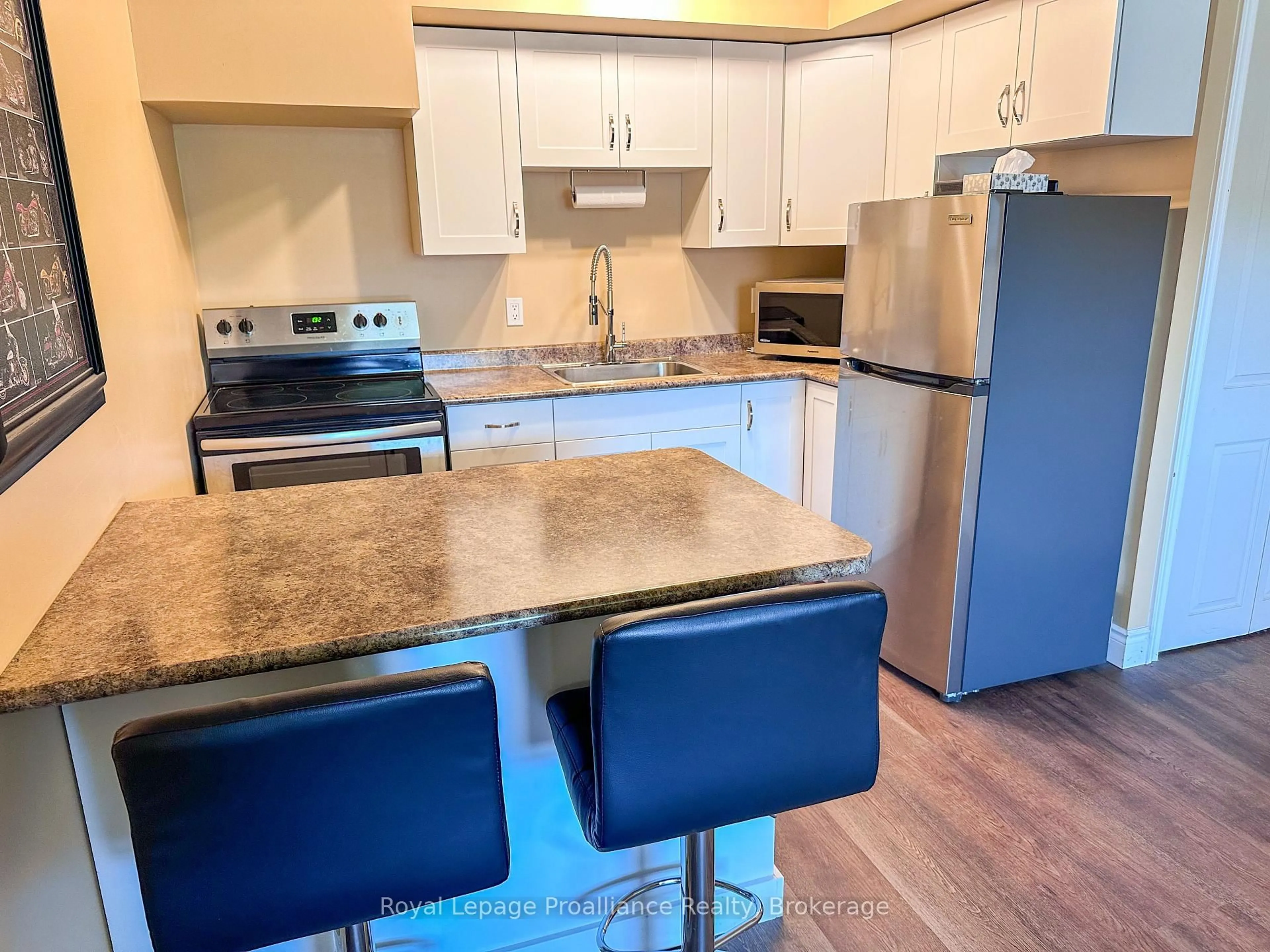 Standard kitchen, unknown for 80 Grier St #107, Belleville Ontario K8P 3A3