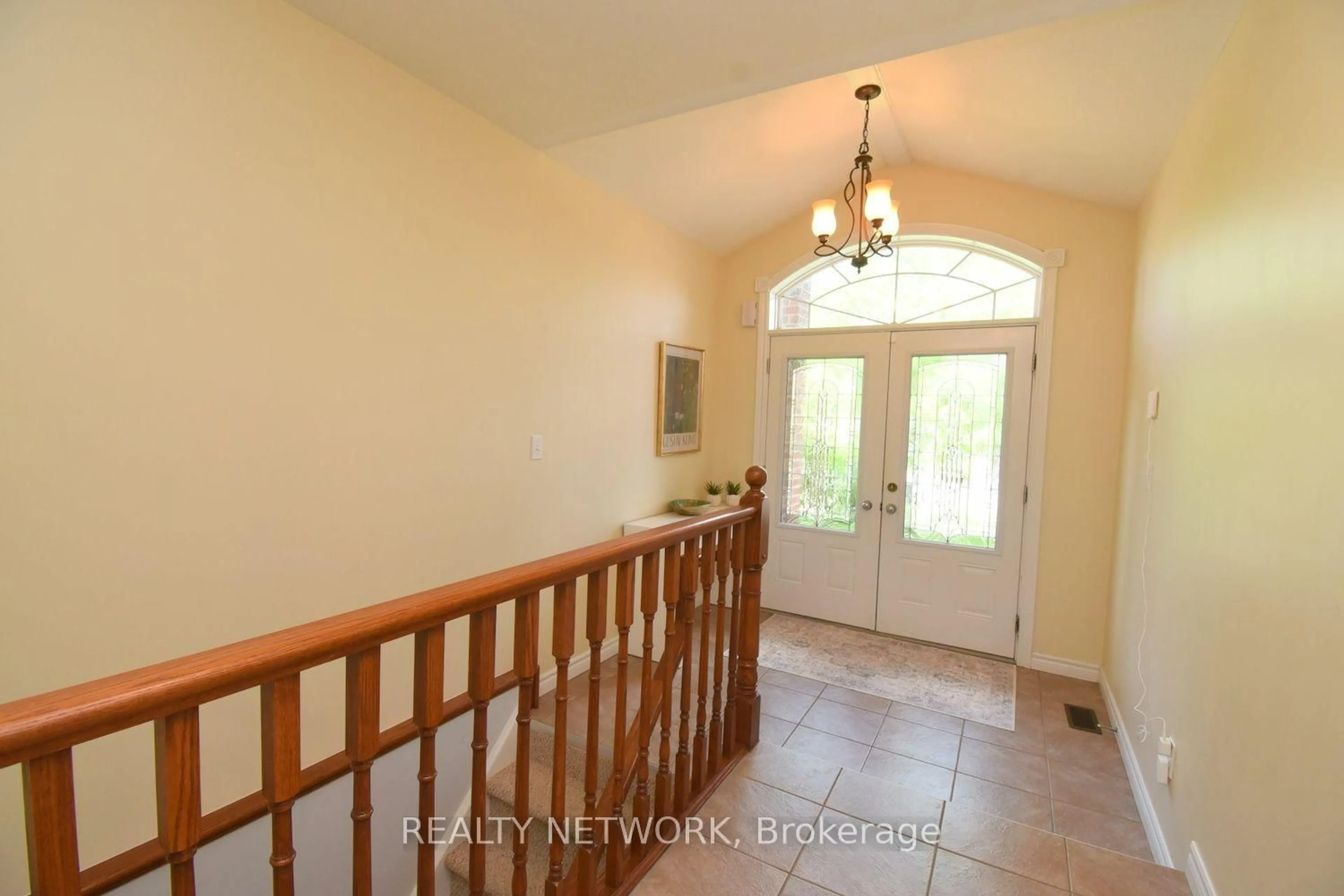 Indoor entryway for 132 Clough Cres, Guelph Ontario N1L 0E4