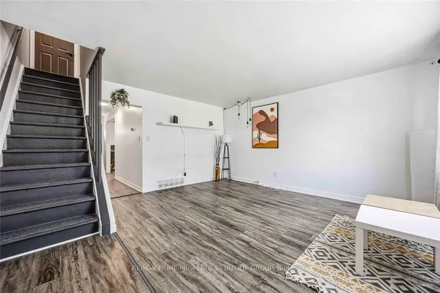 205 Fane St #2B, St. Clair 5