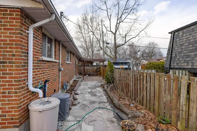 628 Stanford St, Kingston 5