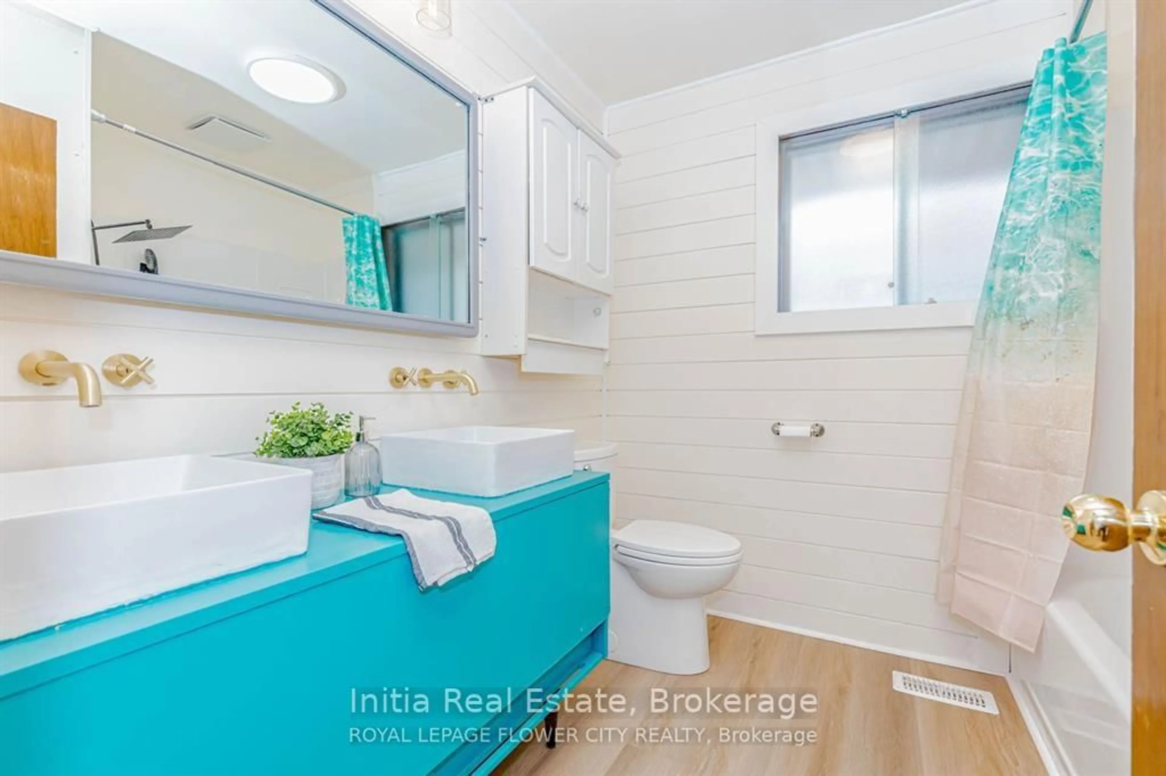 Standard bathroom, unknown for 1421 Fanshawe Park Rd, London North Ontario N5X 3Z9