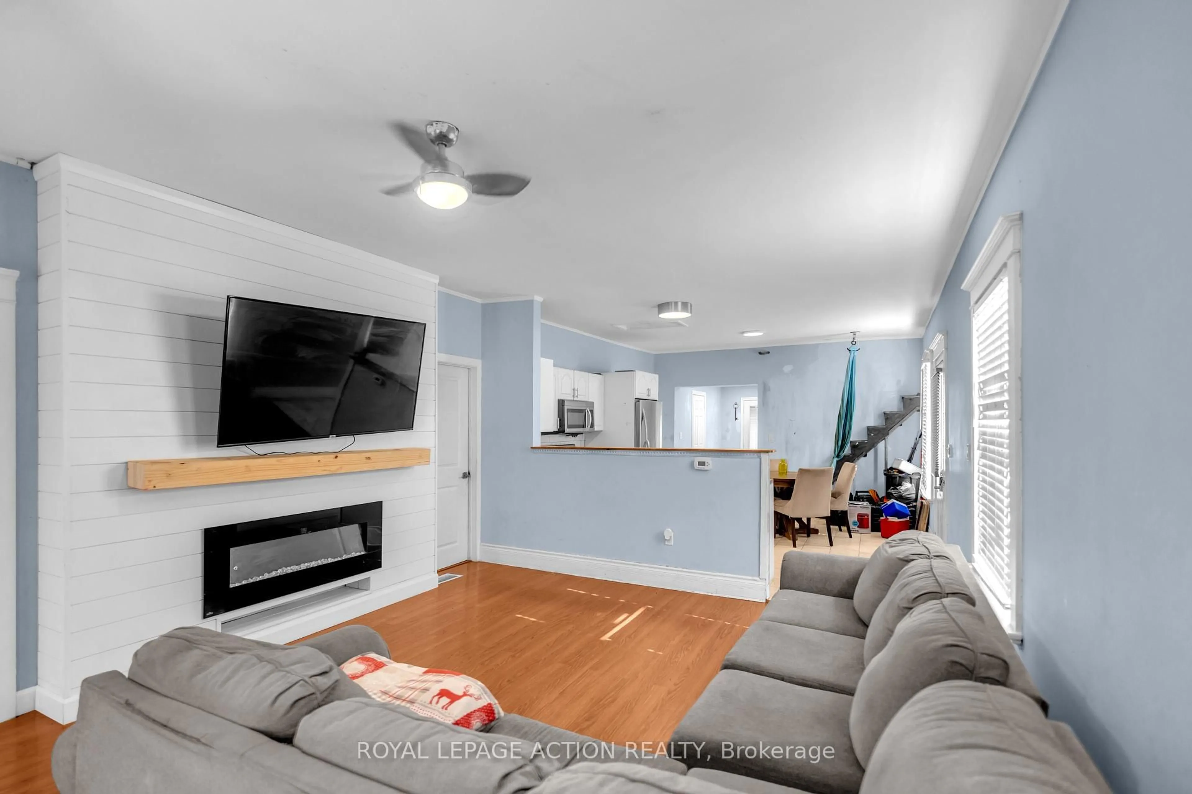 Living room with furniture, unknown for 55 Aberdeen Ave, Brantford Ontario N3S 1R7