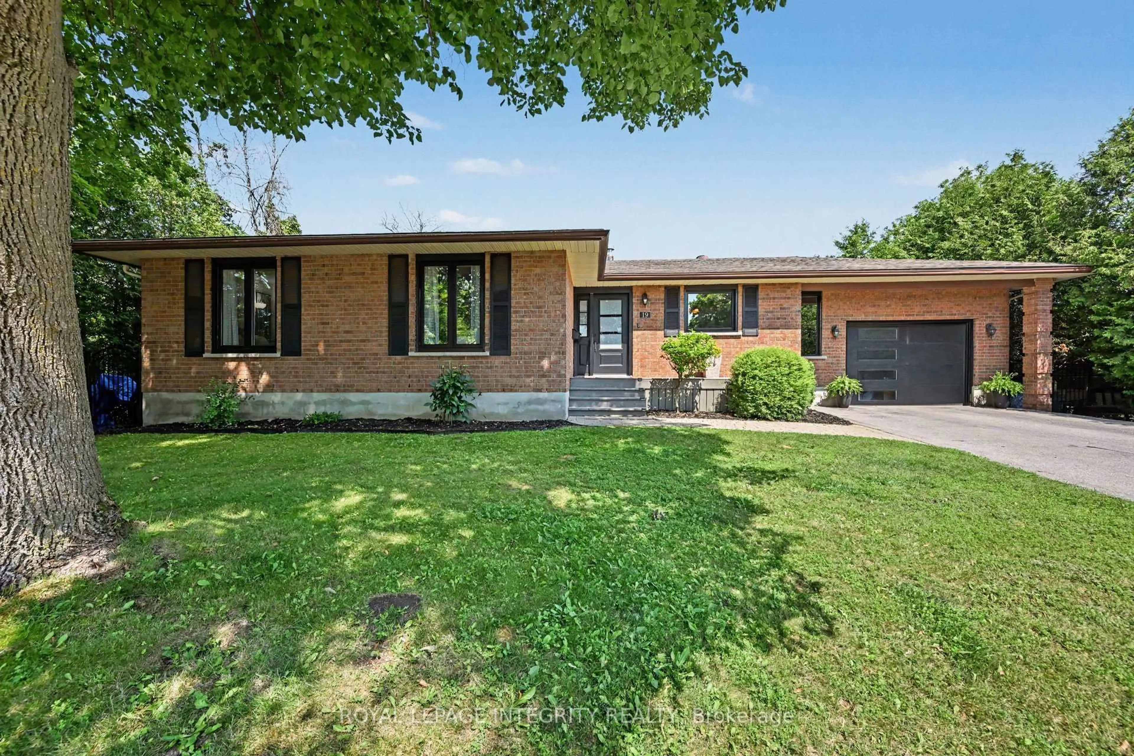 Home with brick exterior material, street for 19 Jessie Dr, Perth Ontario K7H 3J8