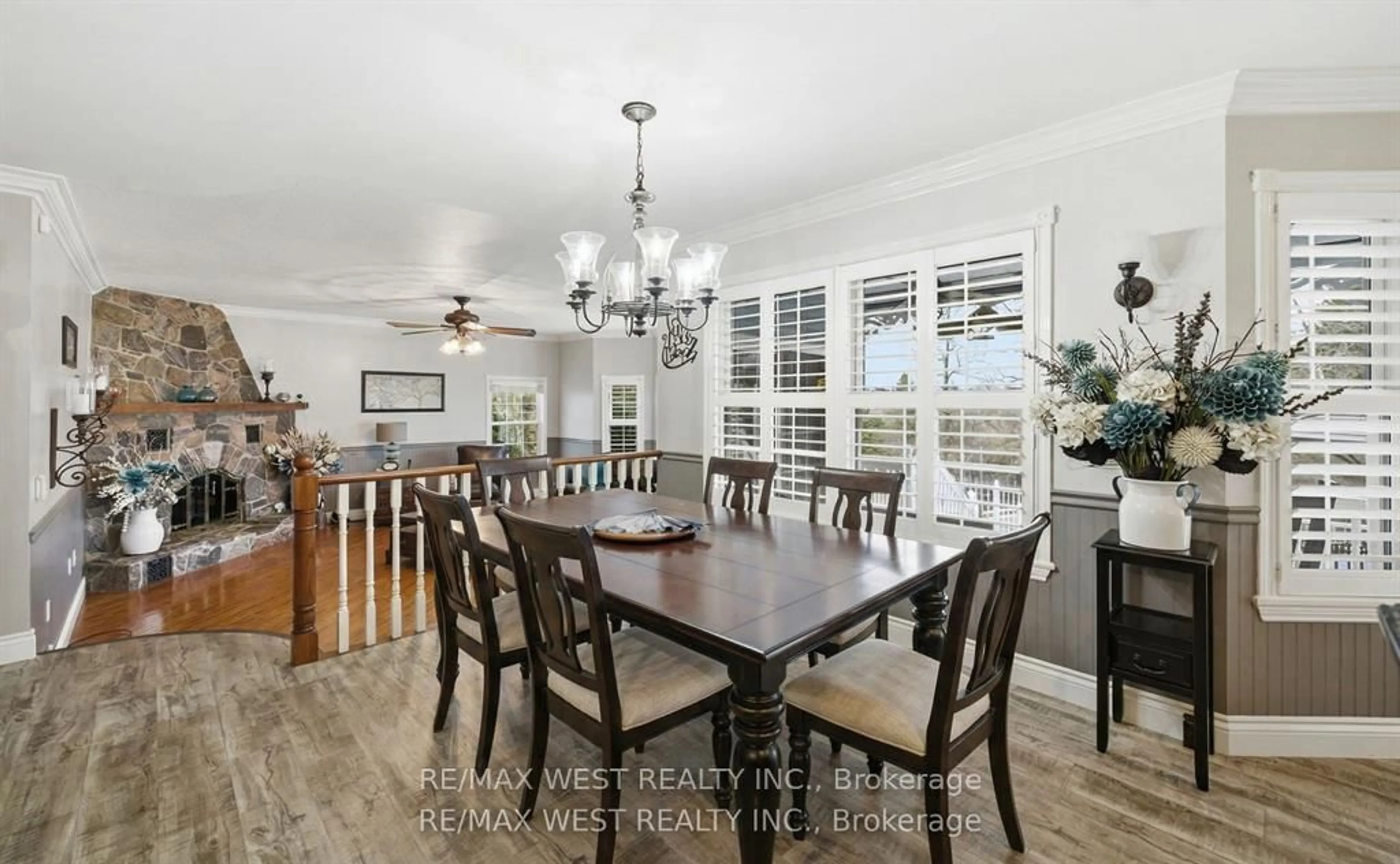 Dining room, wood/laminate floor for 17 Forest Hill Dr, Hamilton Township Ontario K9A 4J9