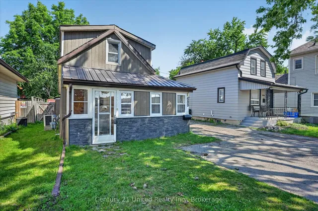 688 St Marys St, Peterborough 5