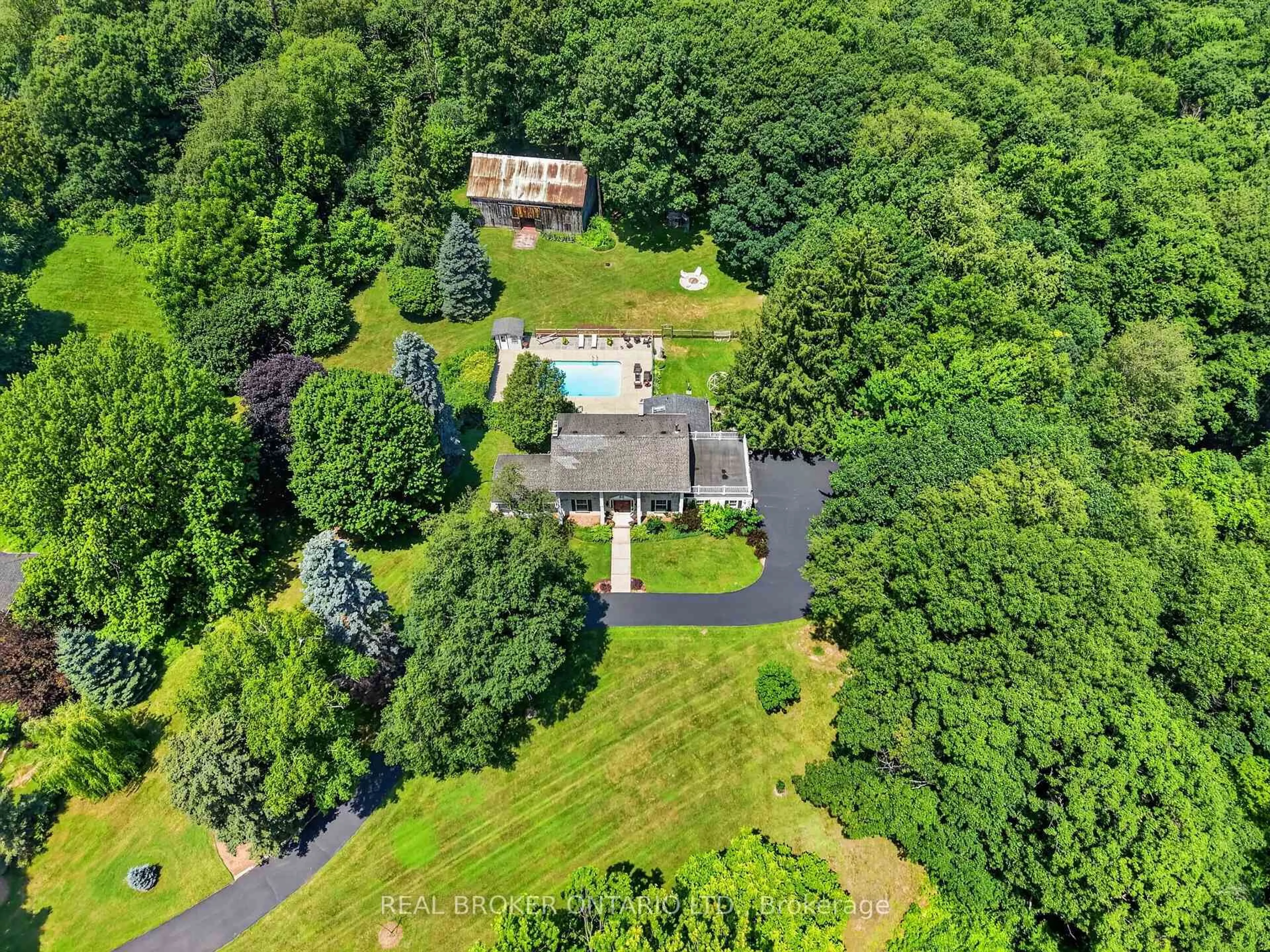 A pic from outside/outdoor area/front of a property/back of a property/a pic from drone, unknown for 345 Jerseyville Rd, Hamilton Ontario L9G 5C3