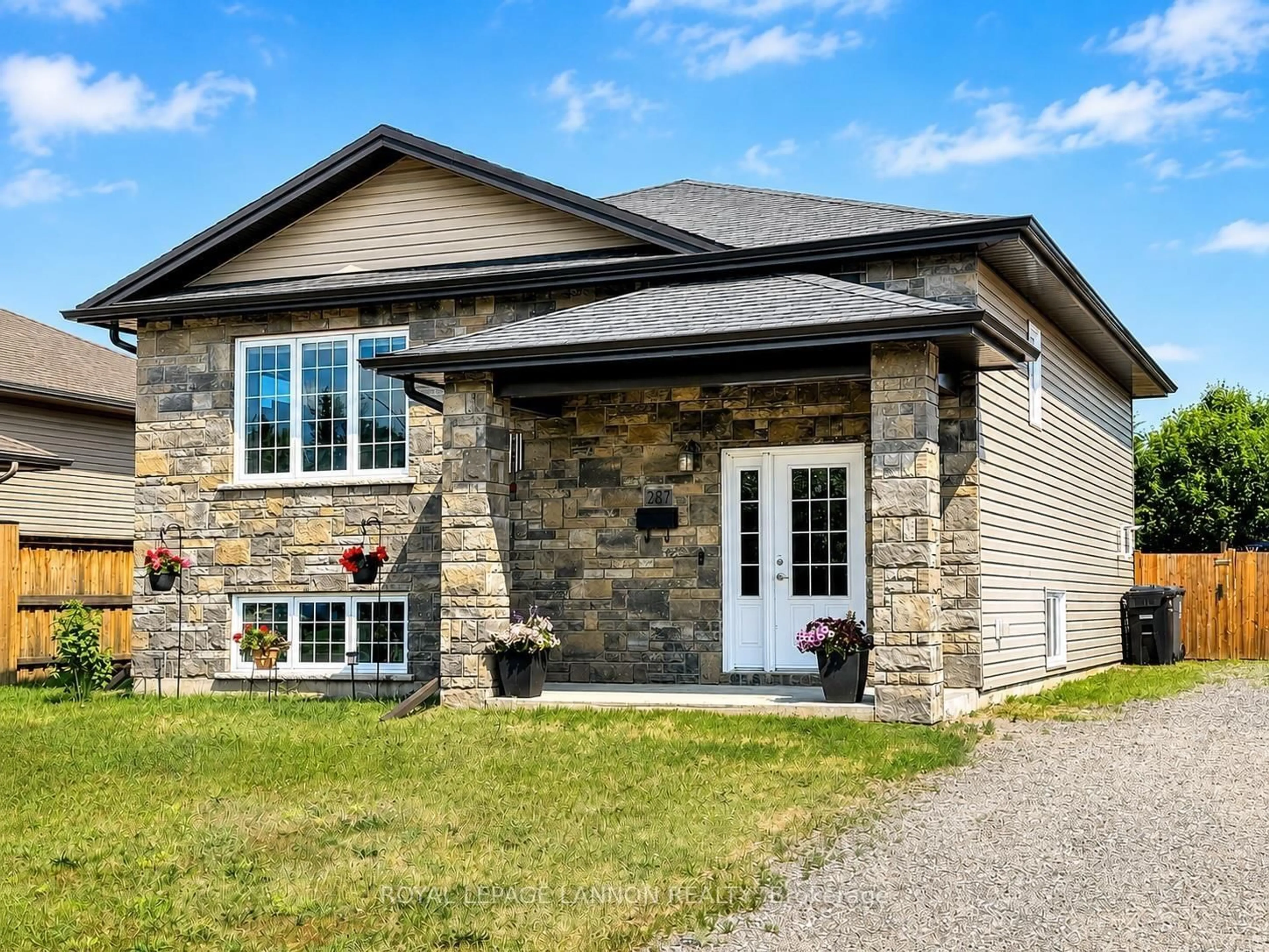 Home with brick exterior material, building for 287 Cougar Cres, Thunder Bay Ontario P7C 0B1