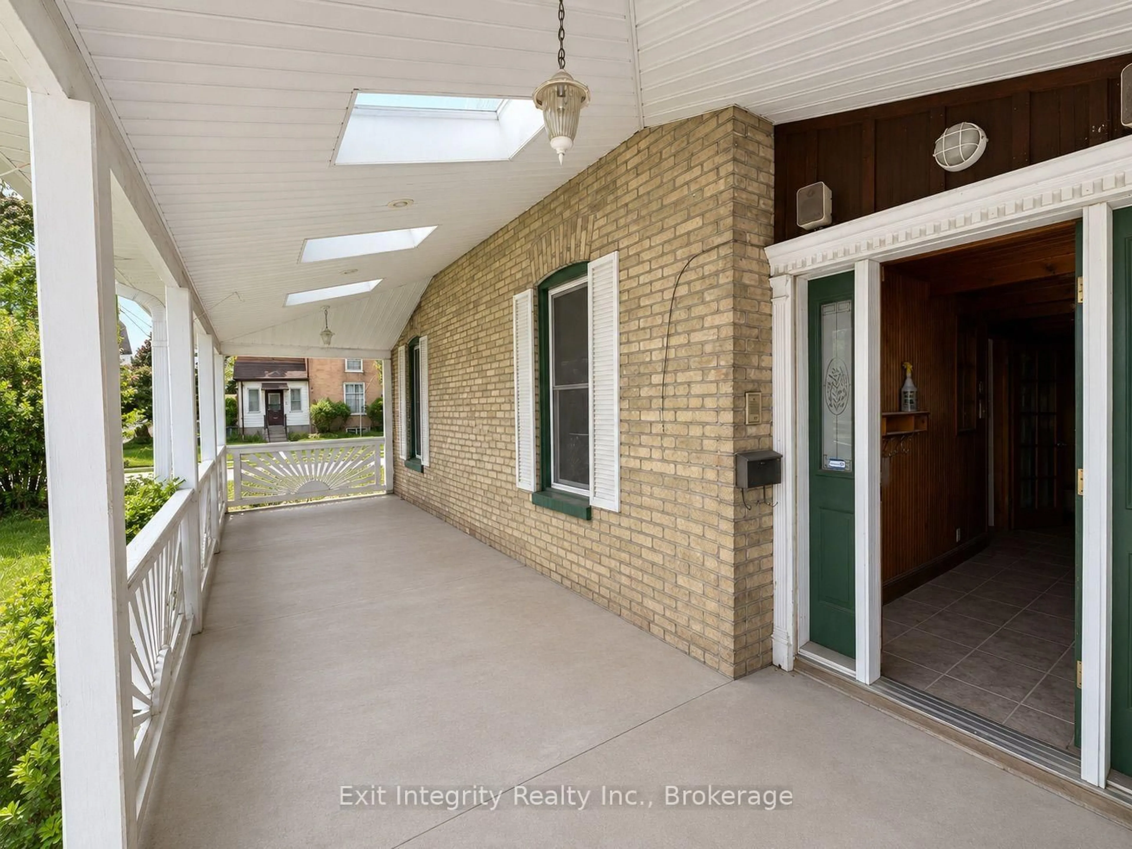 Unknown for 62 Samuelson St, Cambridge Ontario N1R 1J9