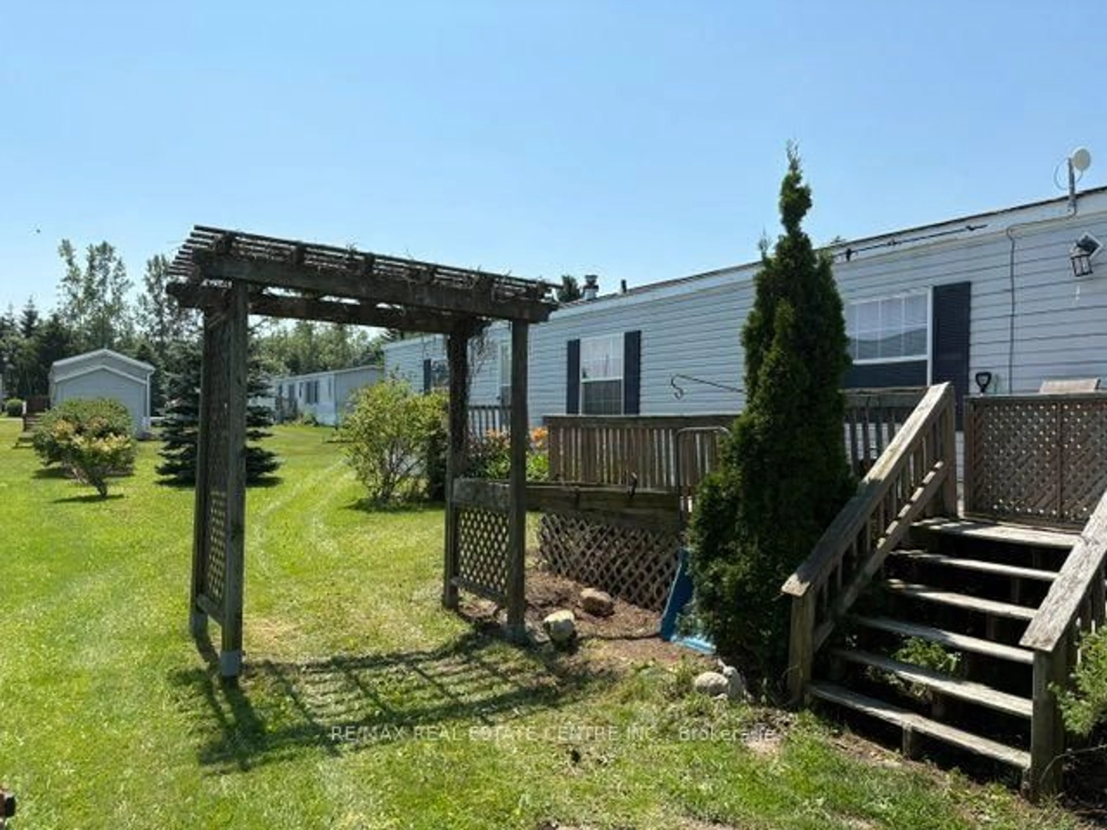 A pic from outside/outdoor area/front of a property/back of a property/a pic from drone, water/lake/river/ocean view for 101 Maple Grove Village Rd, Southgate Ontario N0C 1B0