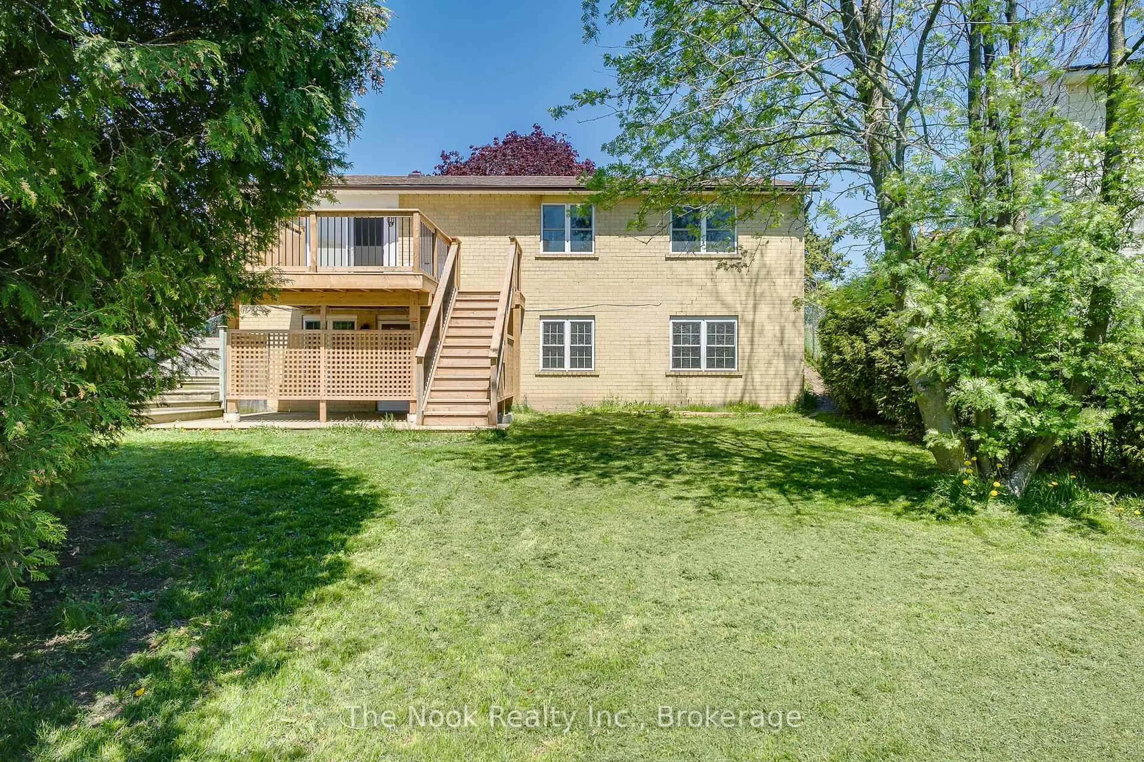 A pic from outside/outdoor area/front of a property/back of a property/a pic from drone, street for 95 Peacock Blvd, Port Hope Ontario L1A 2X5
