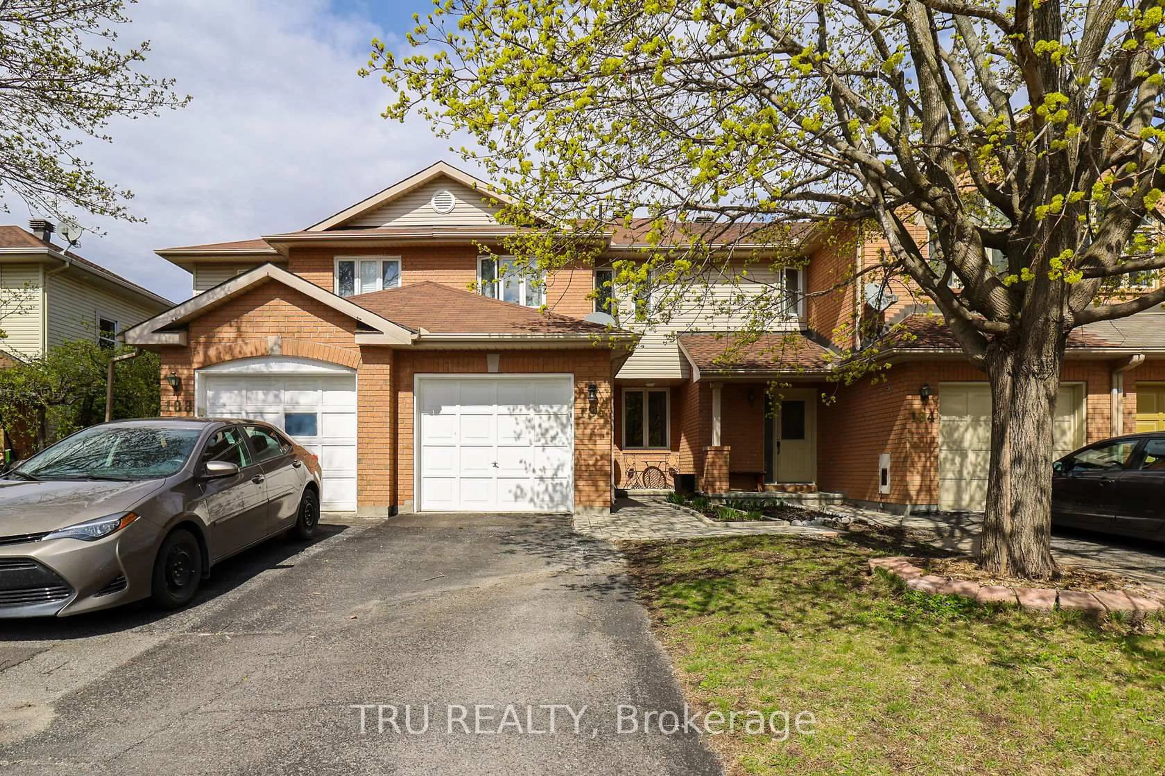 Home with brick exterior material, street for 186 Daventry Cres, Ottawa Ontario K2J 4N1