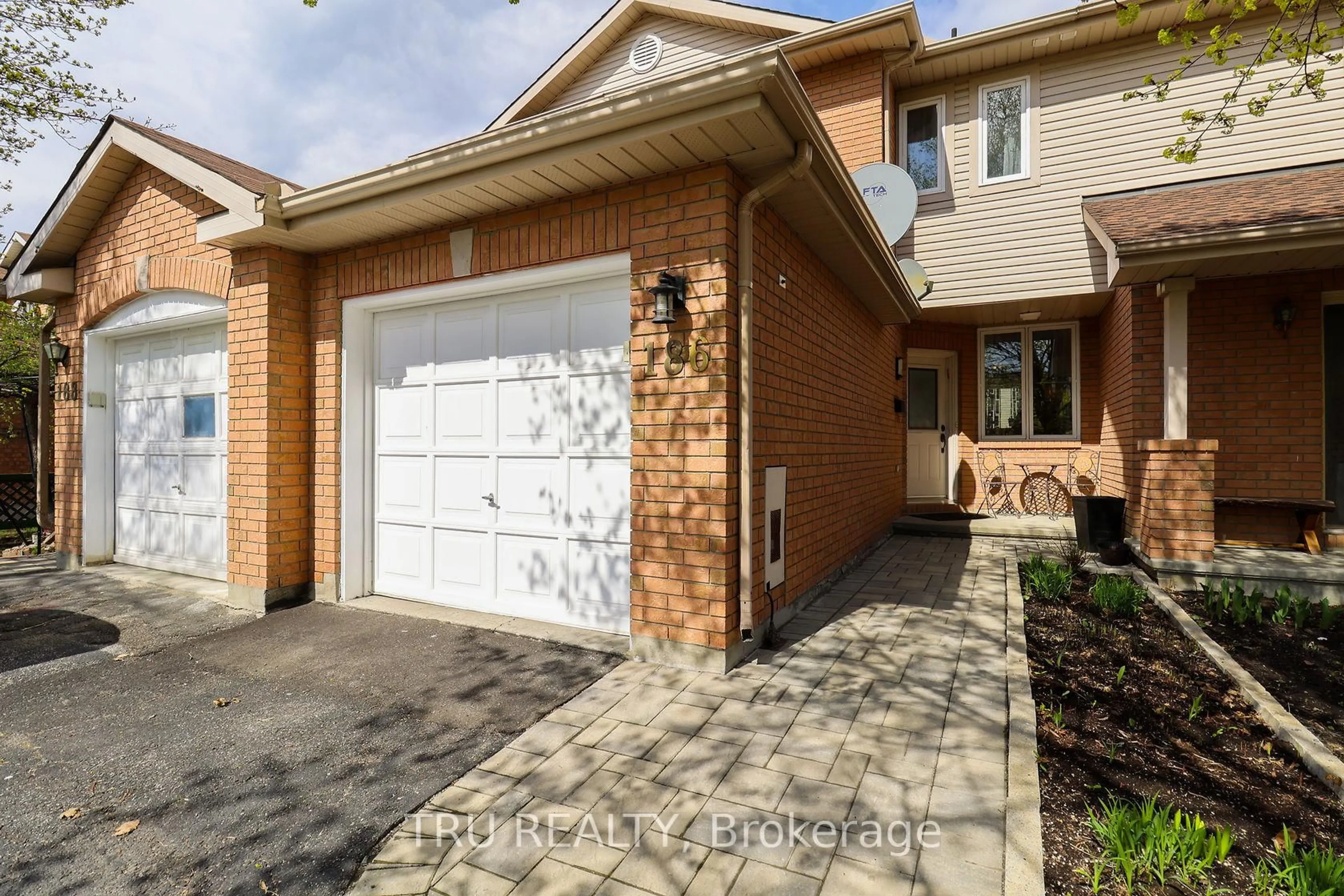 Home with brick exterior material, street for 186 Daventry Cres, Ottawa Ontario K2J 4N1
